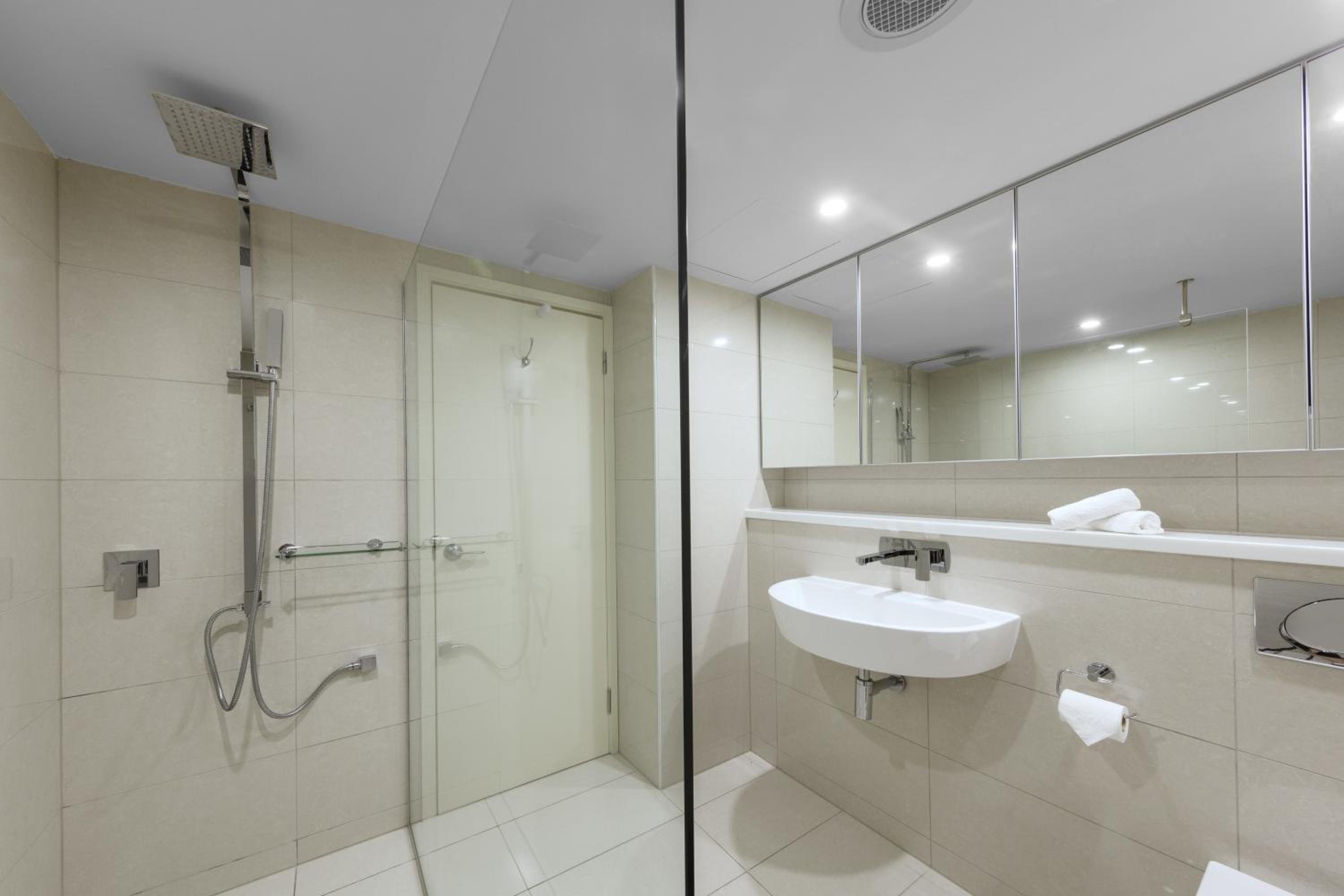 Two-Bedroom Apartment - No Housekeeping photo 2