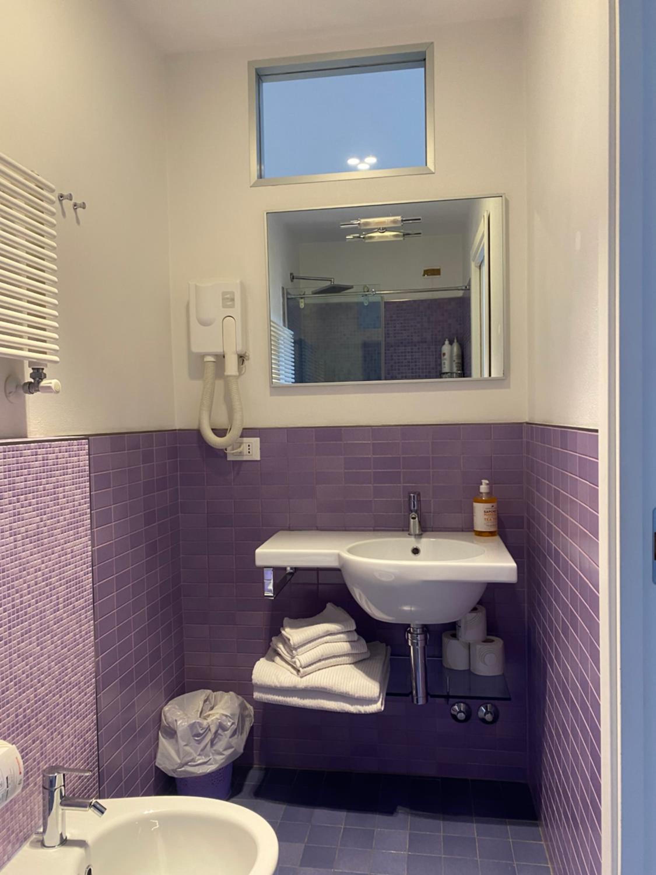 Large Double or Twin Room photo 2