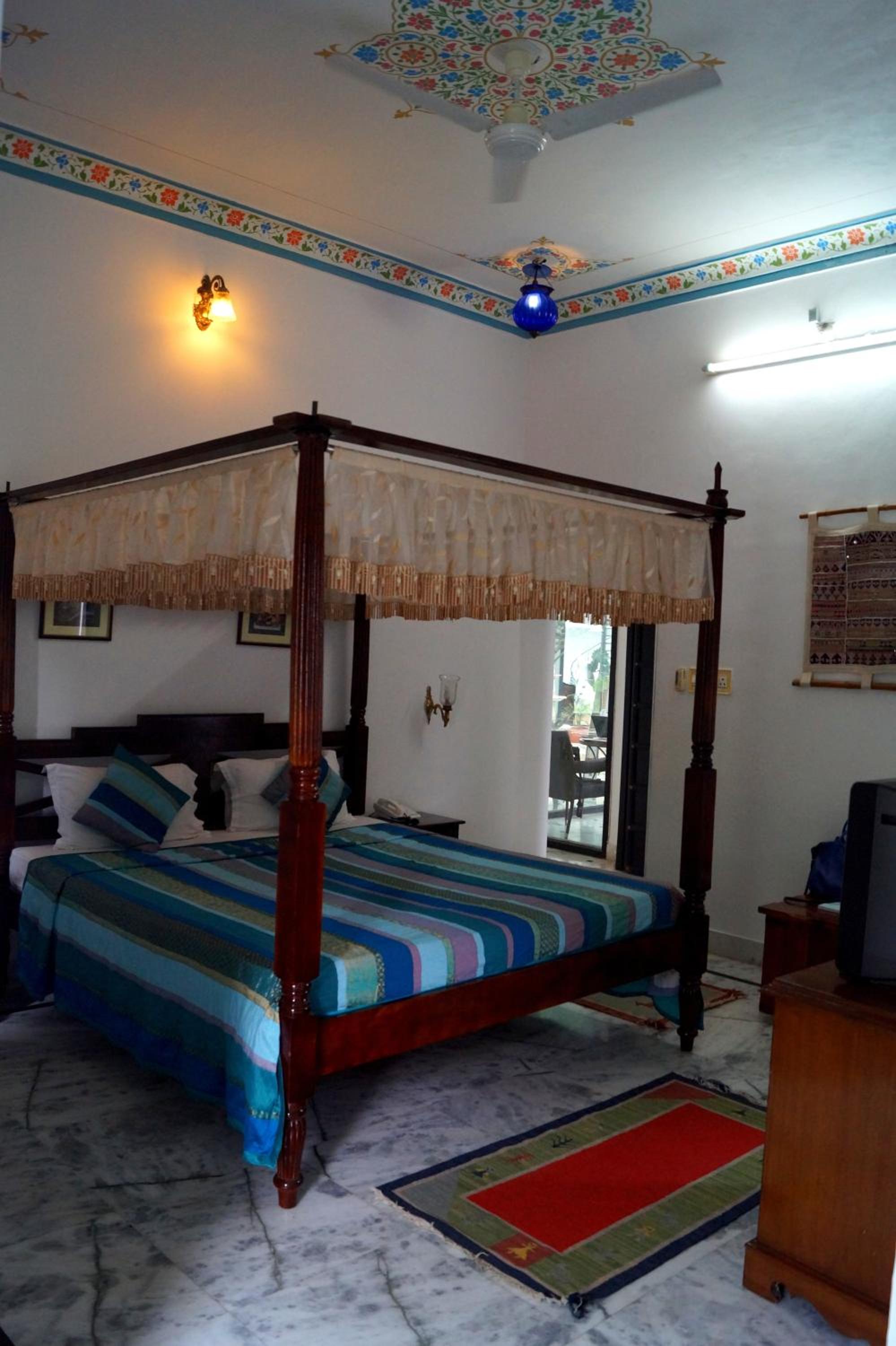 Super Deluxe or Twin Room with Lake View - Photo 6