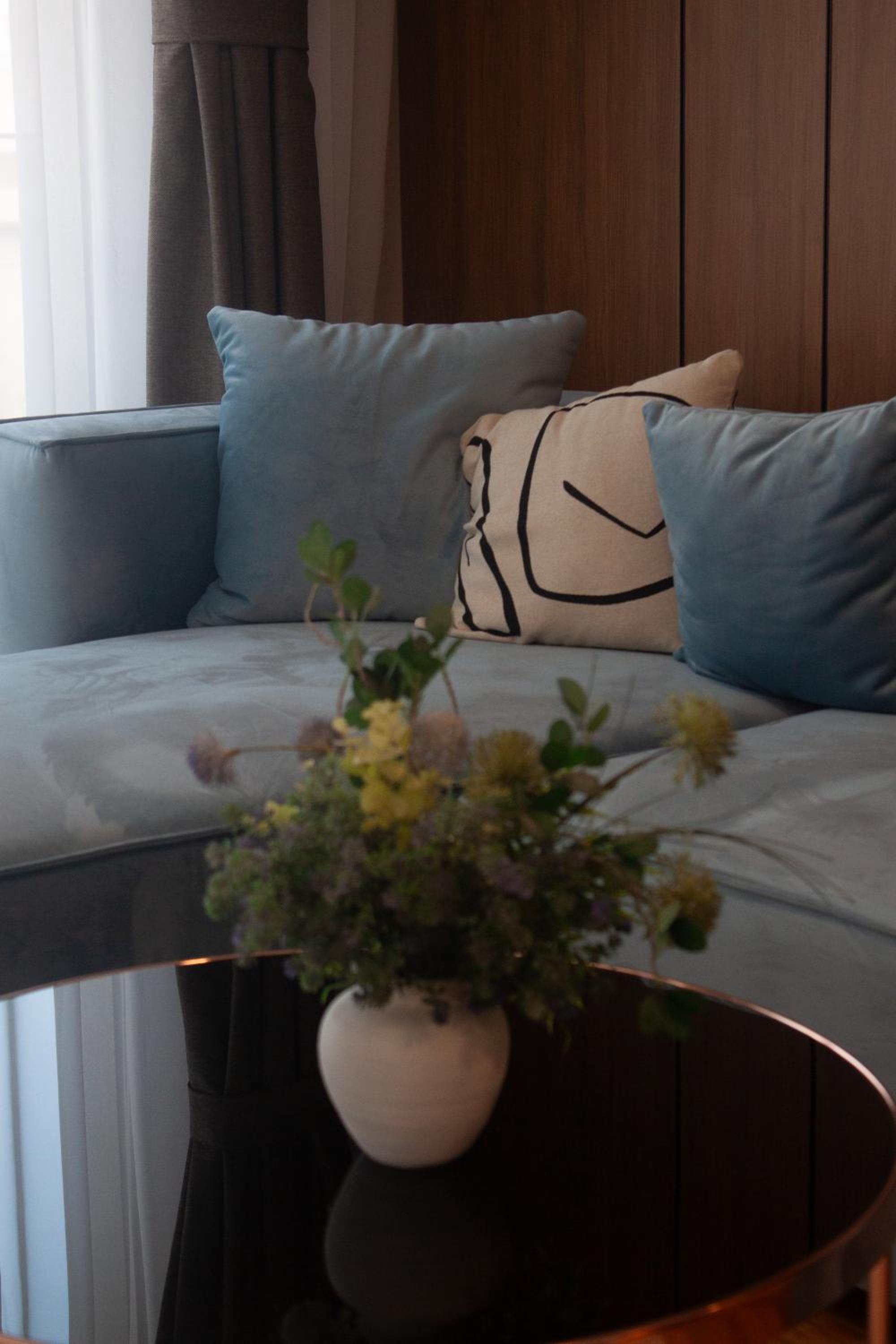 One-Bedroom Apartment with Balcony photo 3