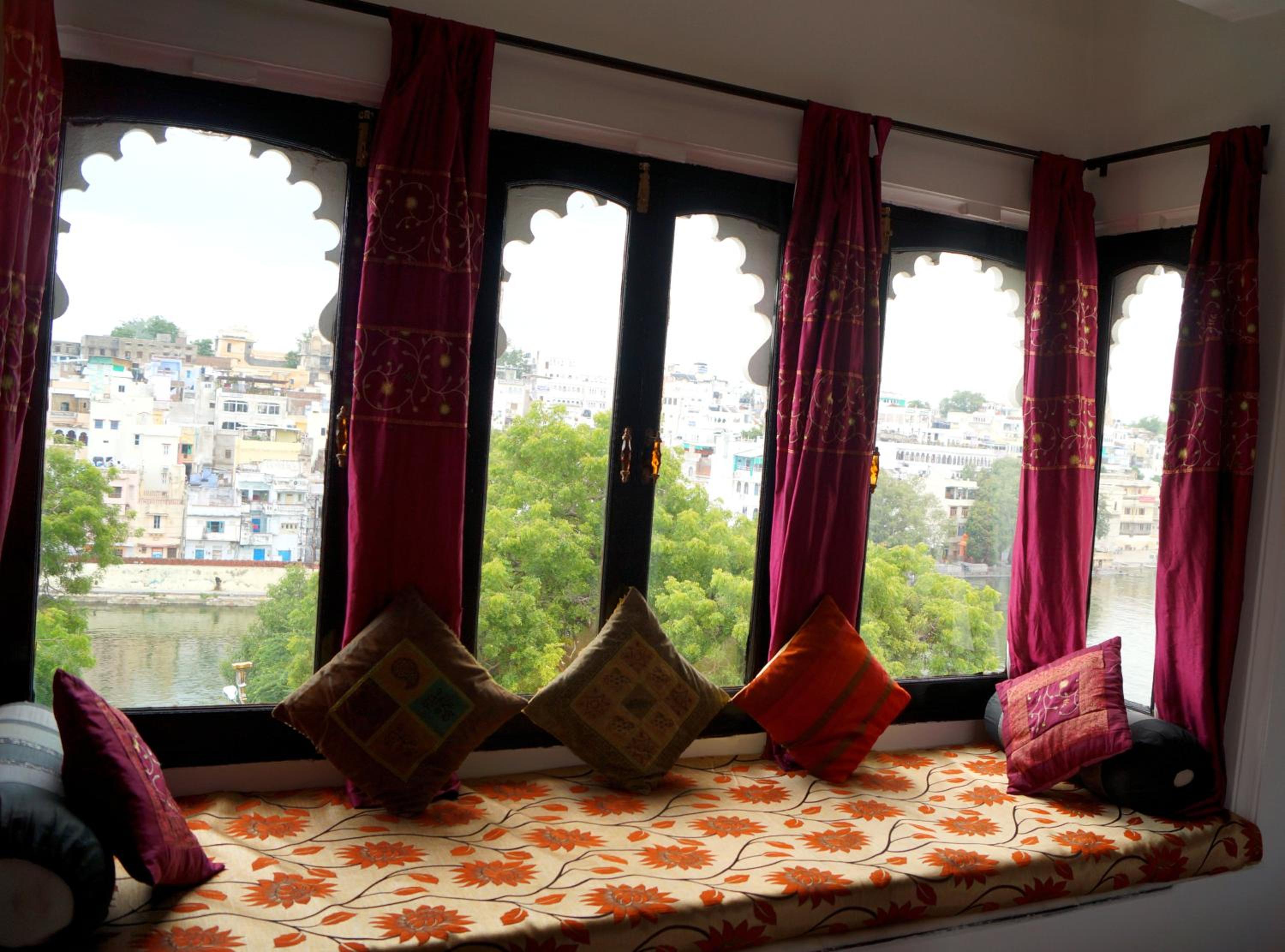 Super Deluxe or Twin Room with Lake View - Photo 5