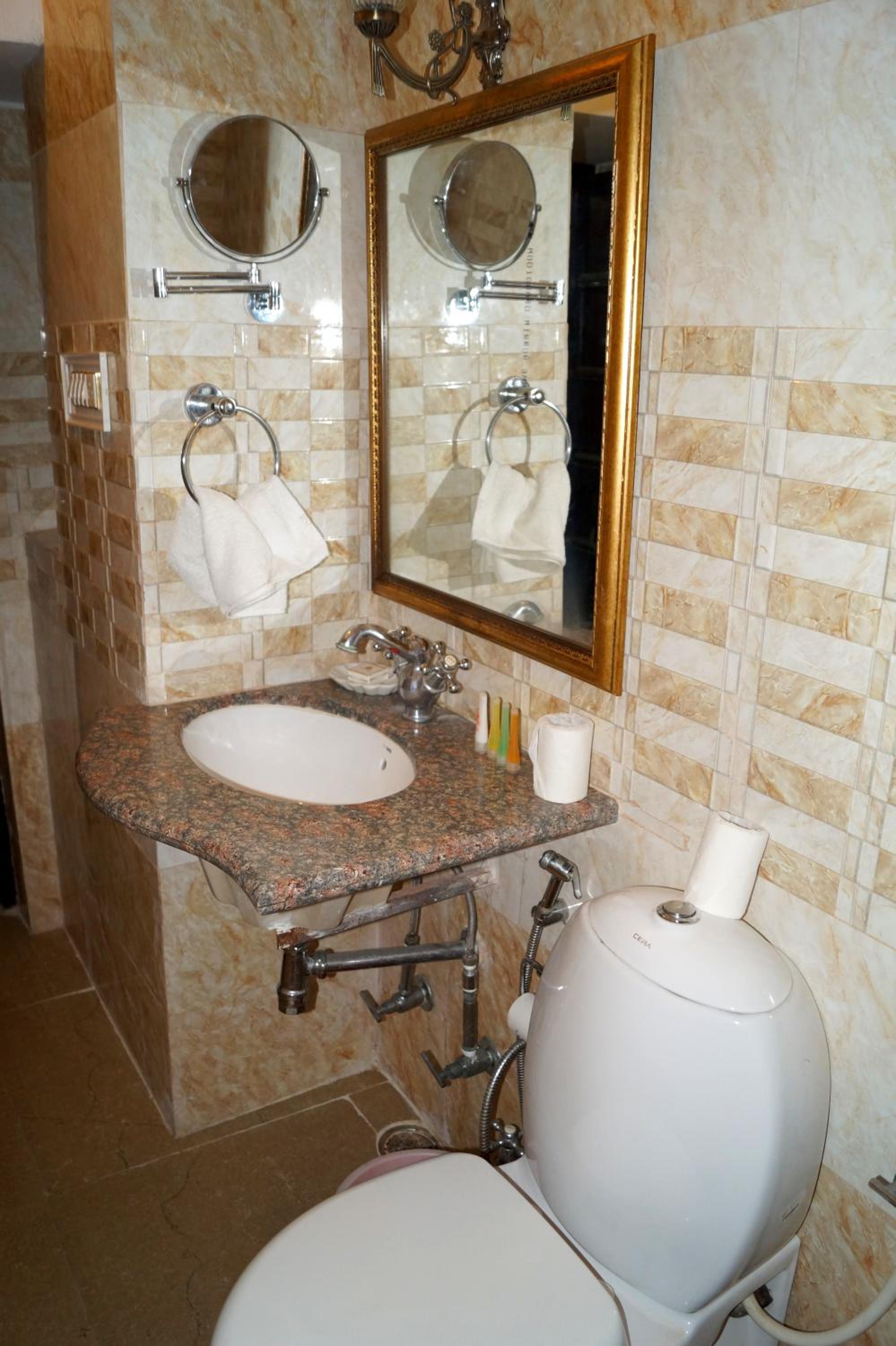 Super Deluxe or Twin Room with Lake View - Photo 4