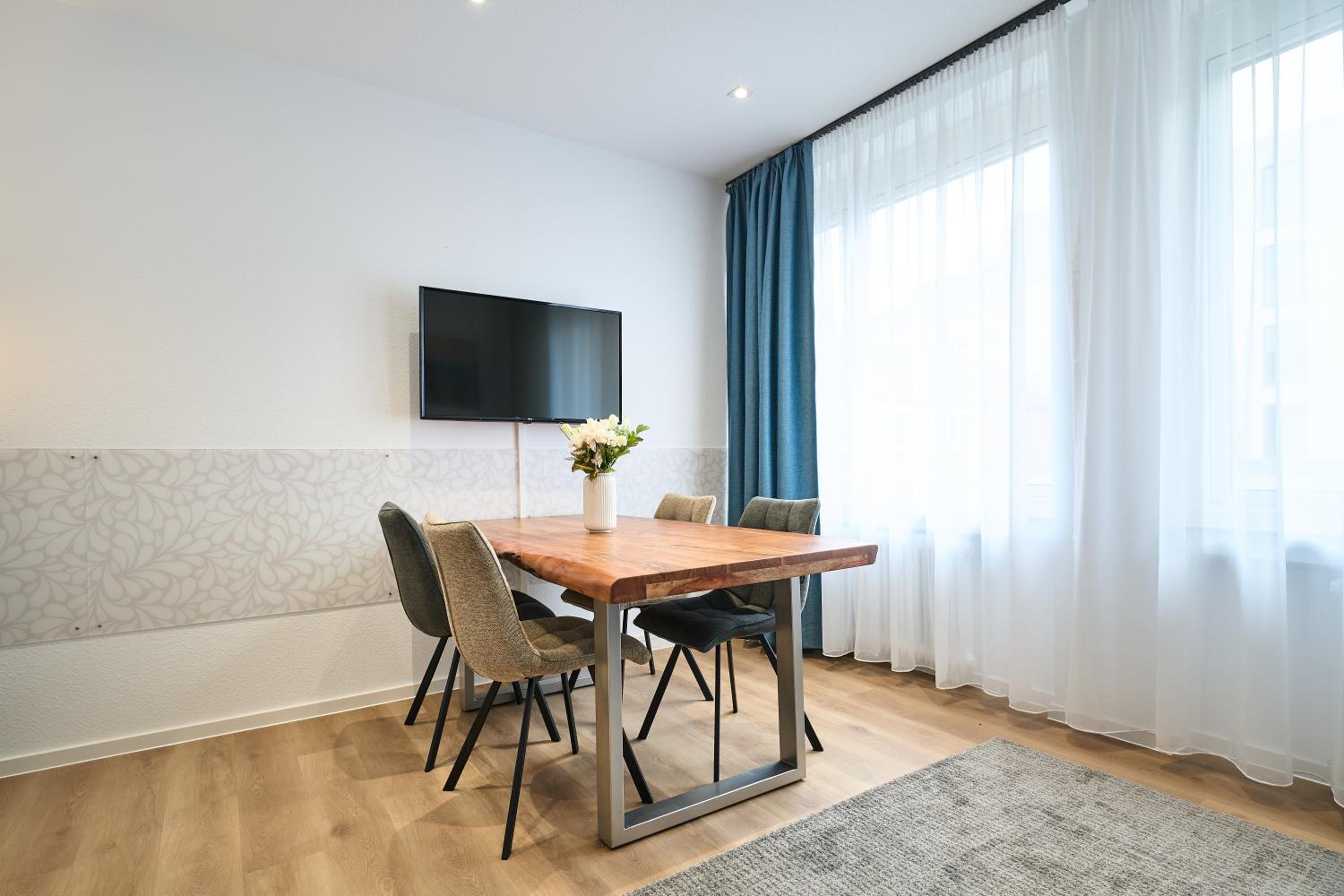 Two-Bedroom Apartment - Photo 7