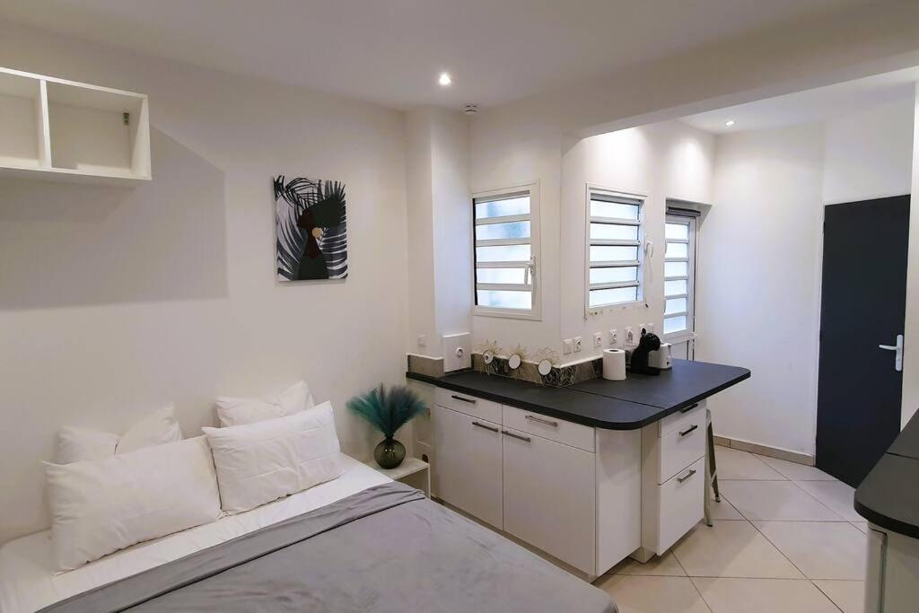 Studio Apartment photo 1