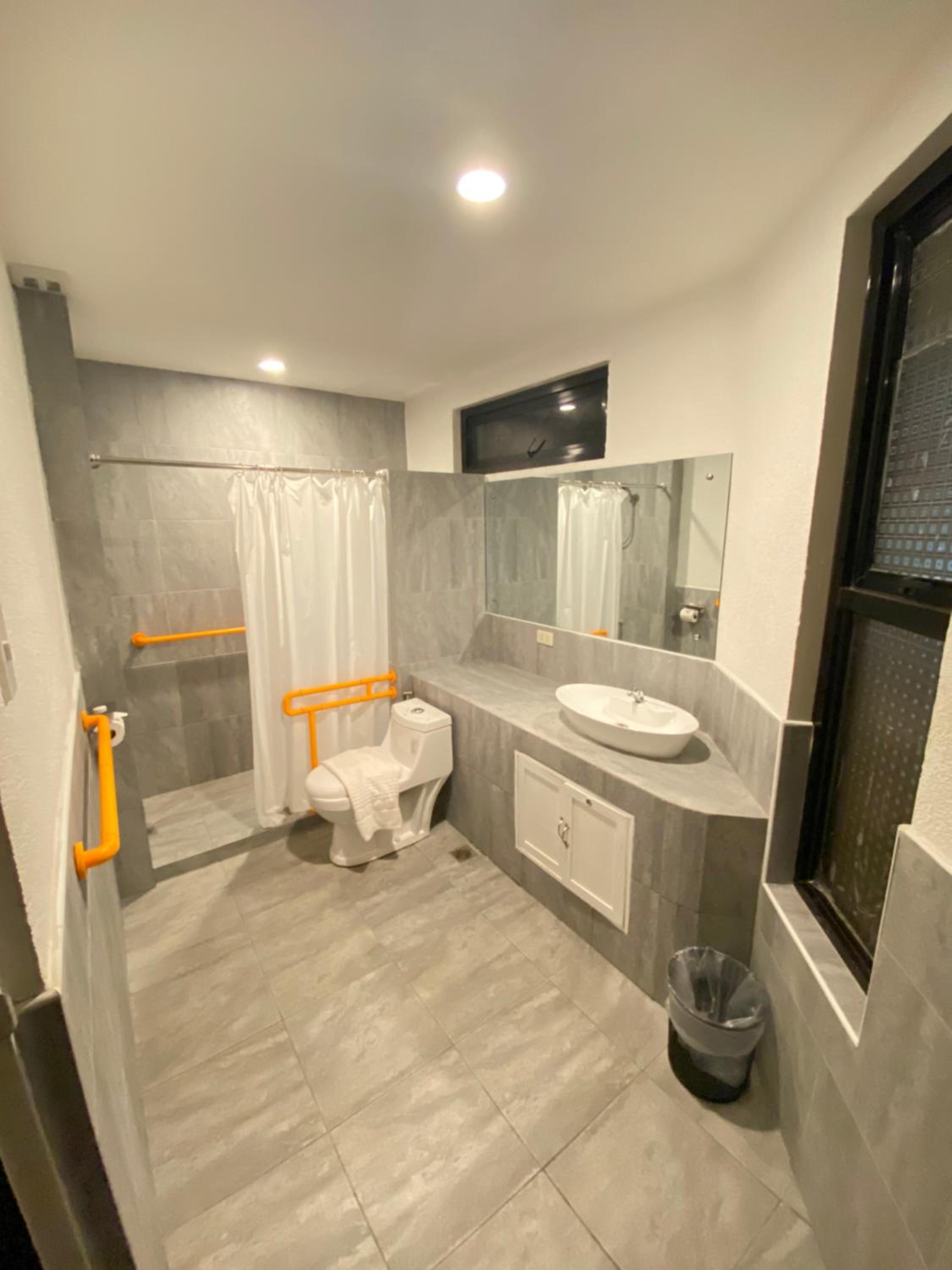 Deluxe Triple Room photo 2