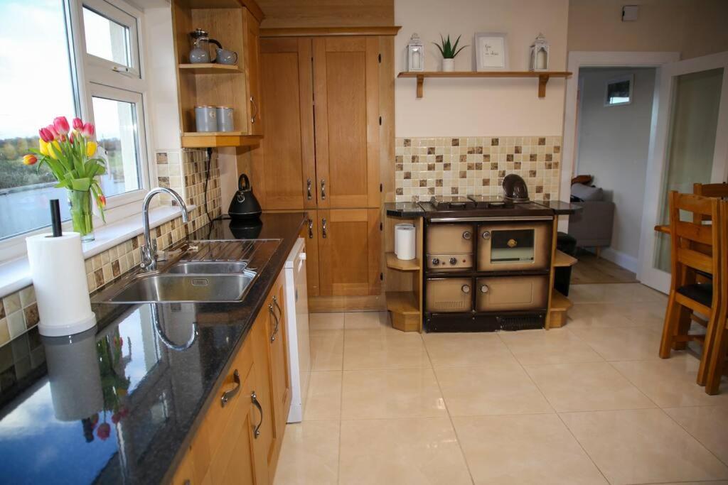 Four-Bedroom House photo 2