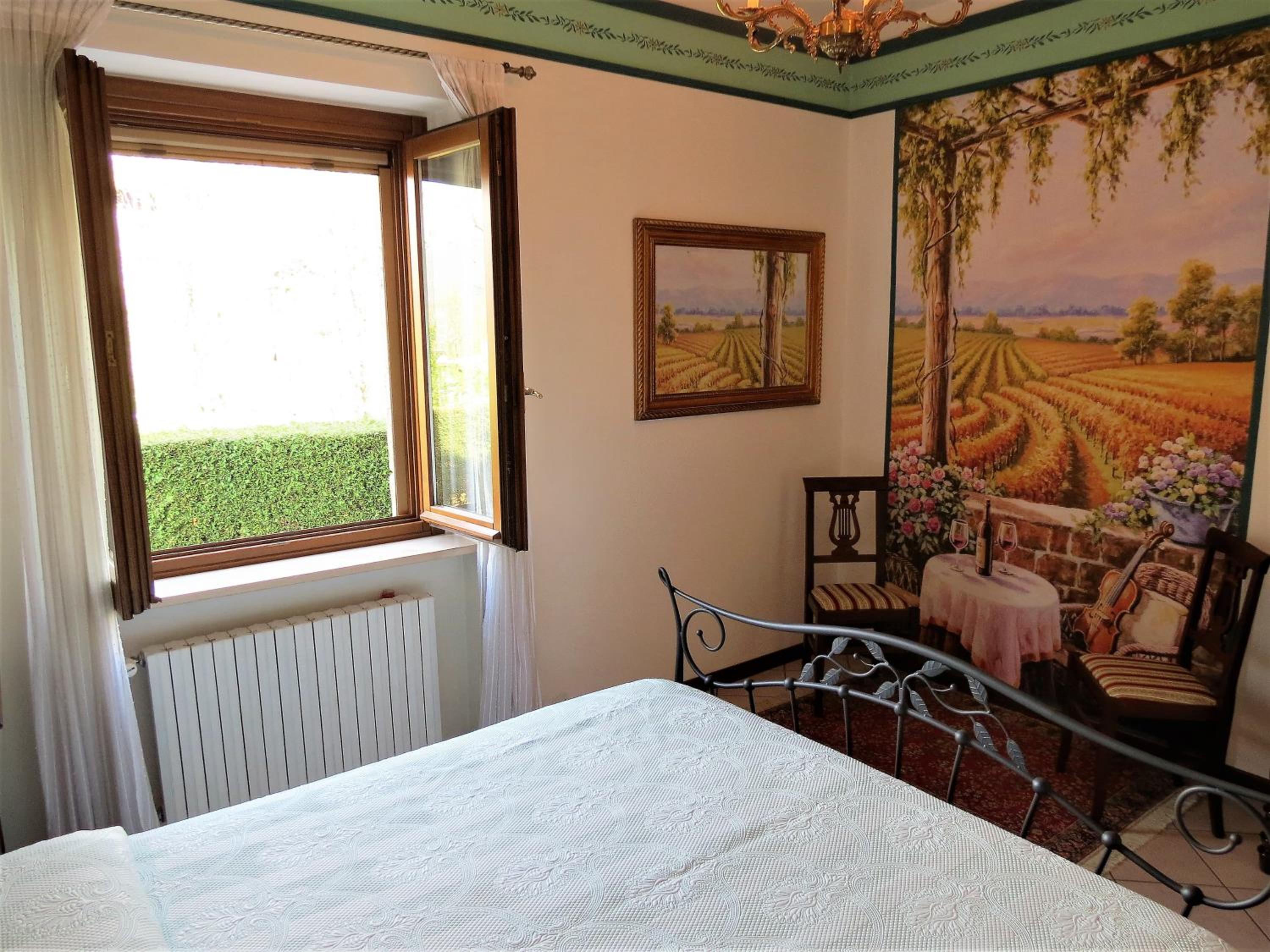 Double Room - Photo 12