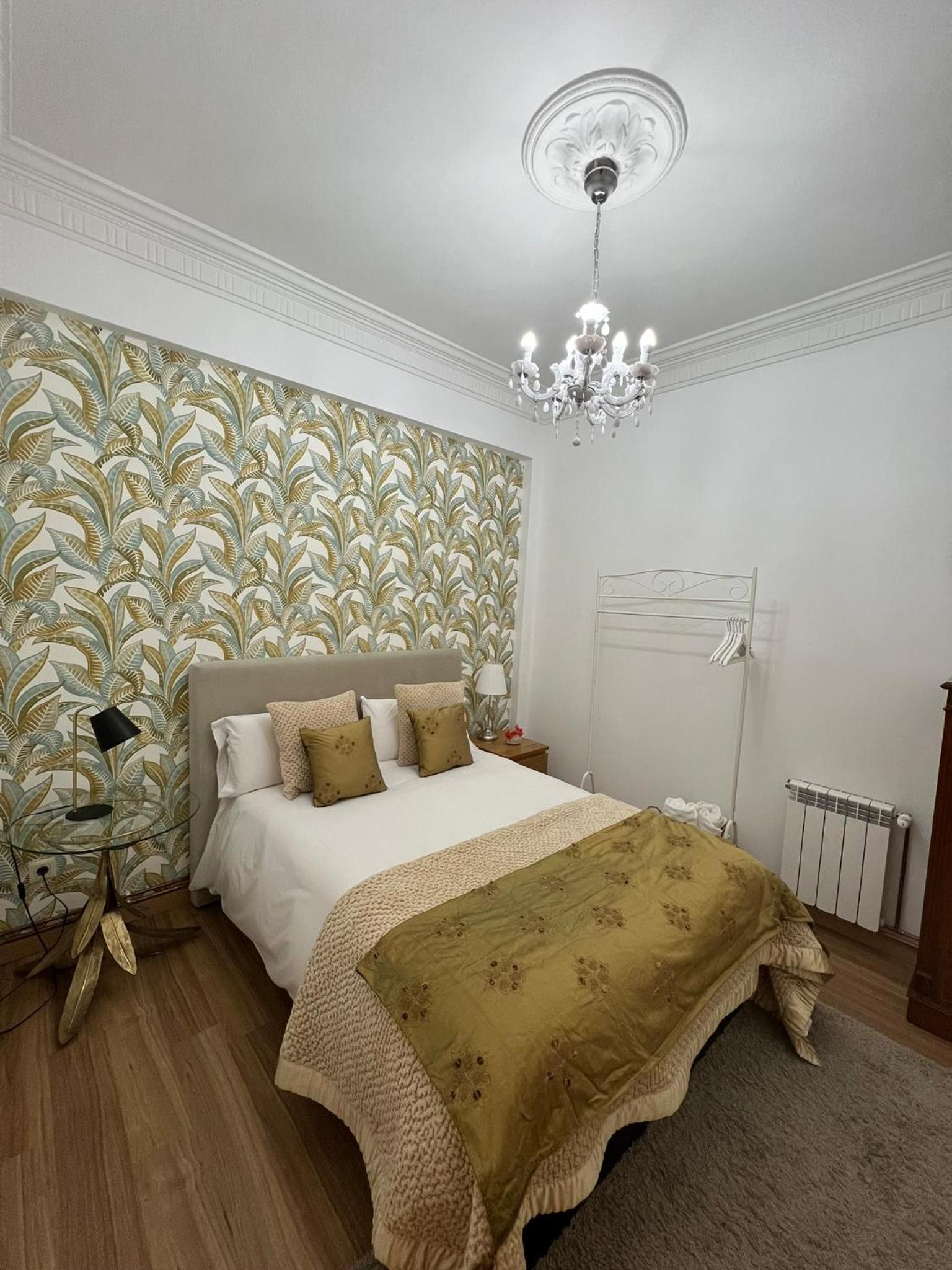 Three-Bedroom Apartment (6 Adults) - Photo 6