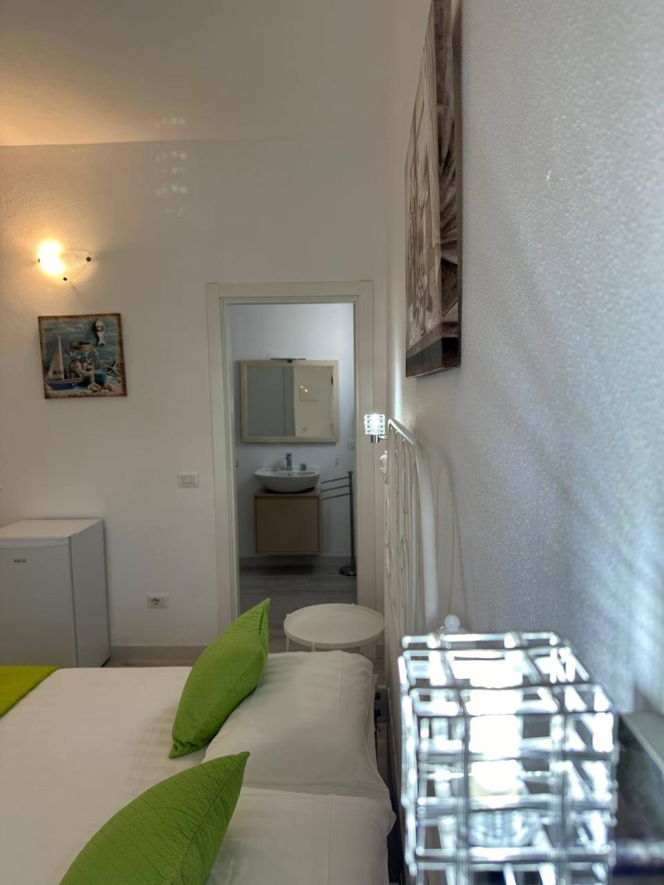 Double Room with Private Bathroom photo 2
