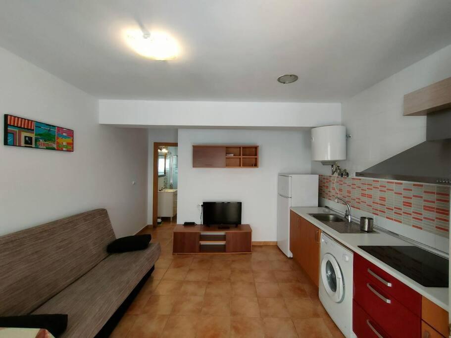 One-Bedroom Apartment photo 2