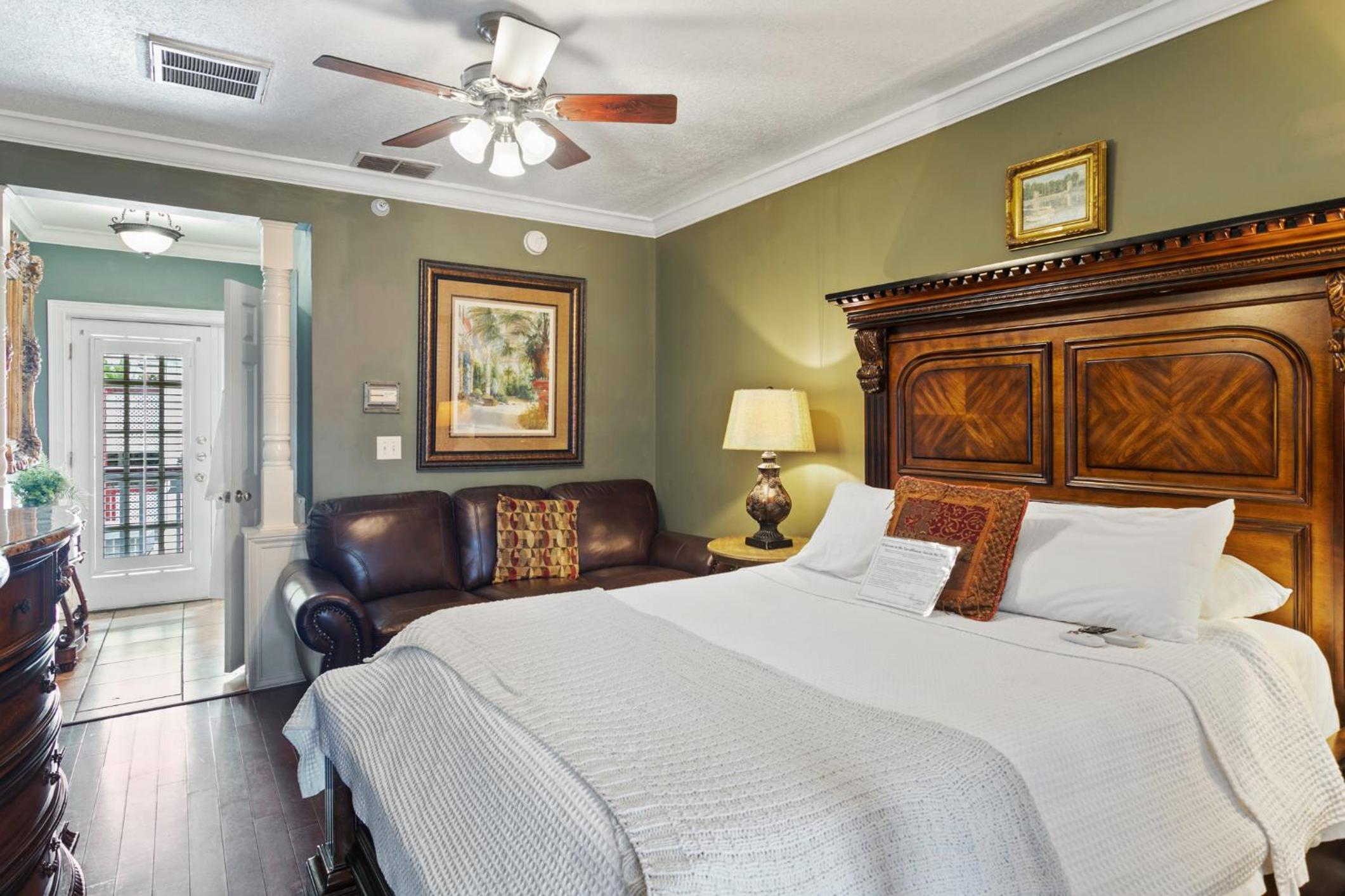 Queen Room