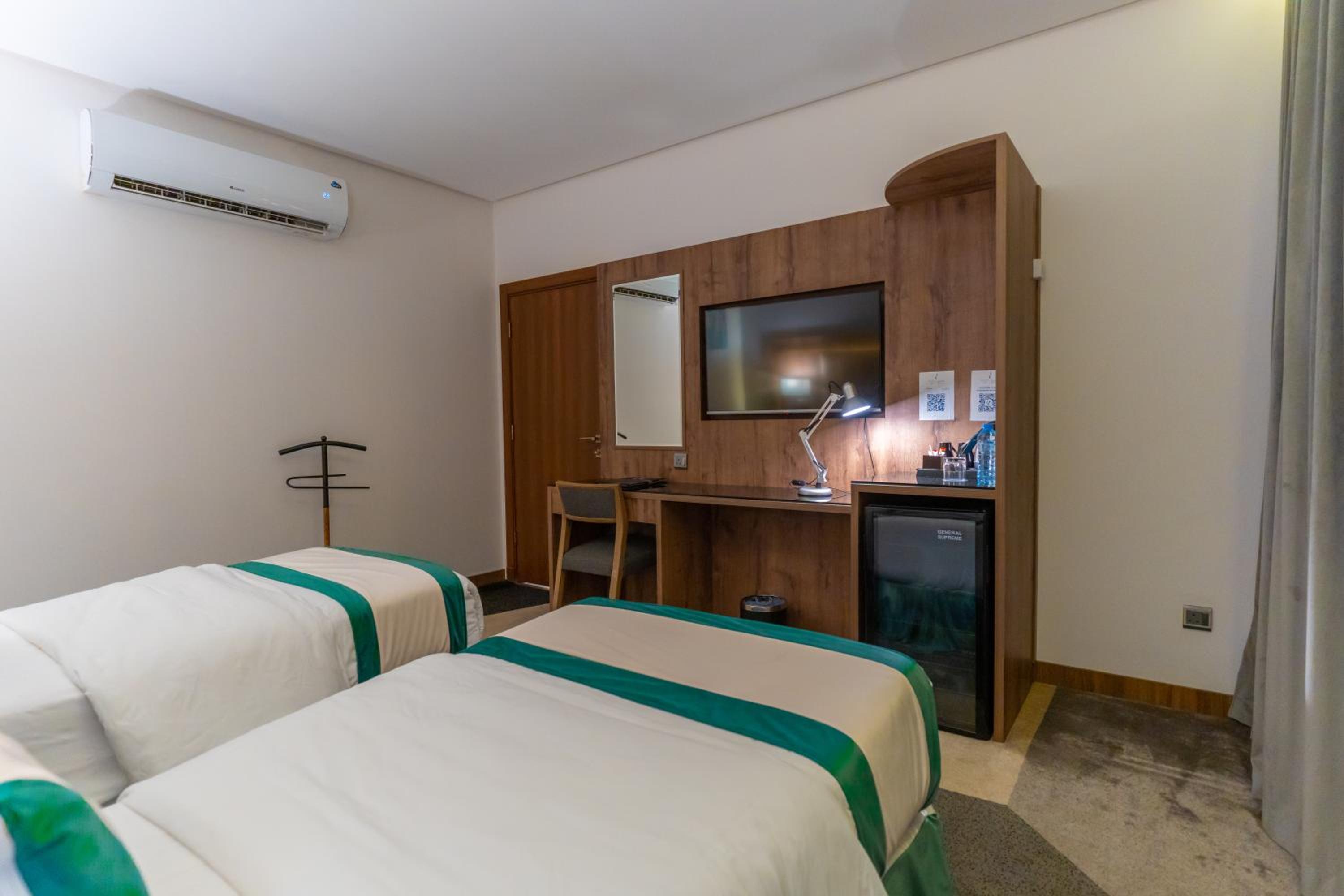 Twin Room with Shared Toilet