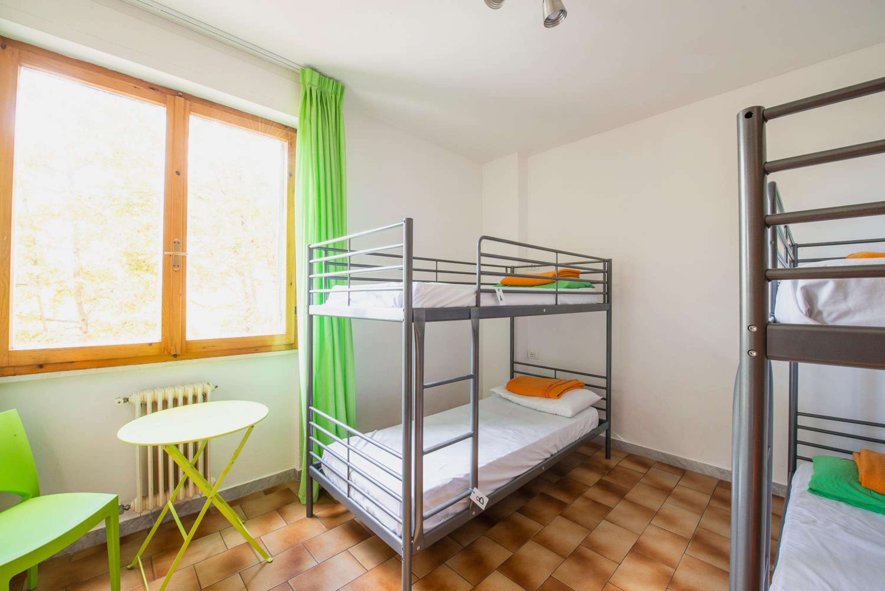 Bed in 4-Bed Mixed Dorm Ensuite photo 1