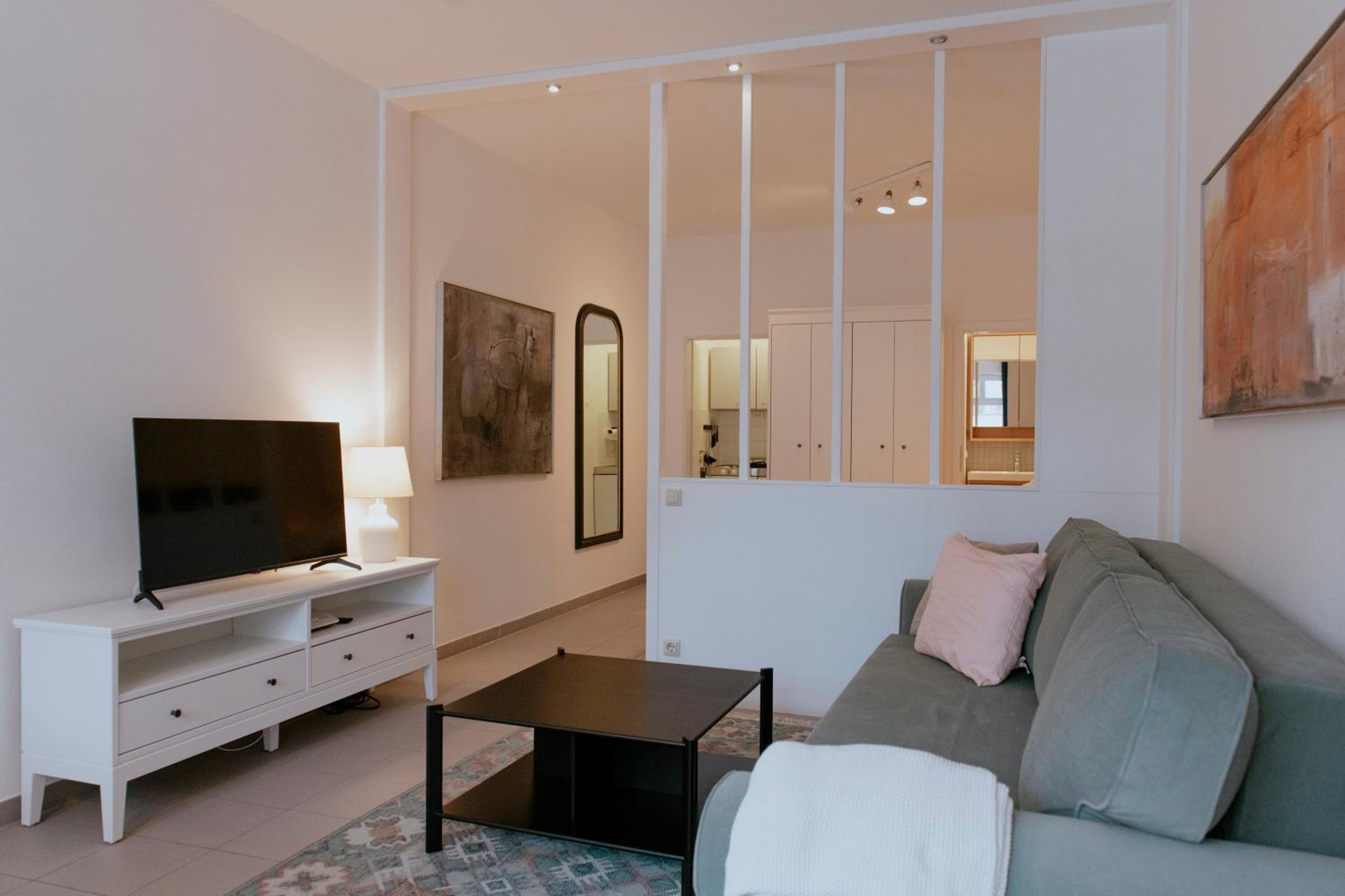 One-Bedroom Apartment photo 1
