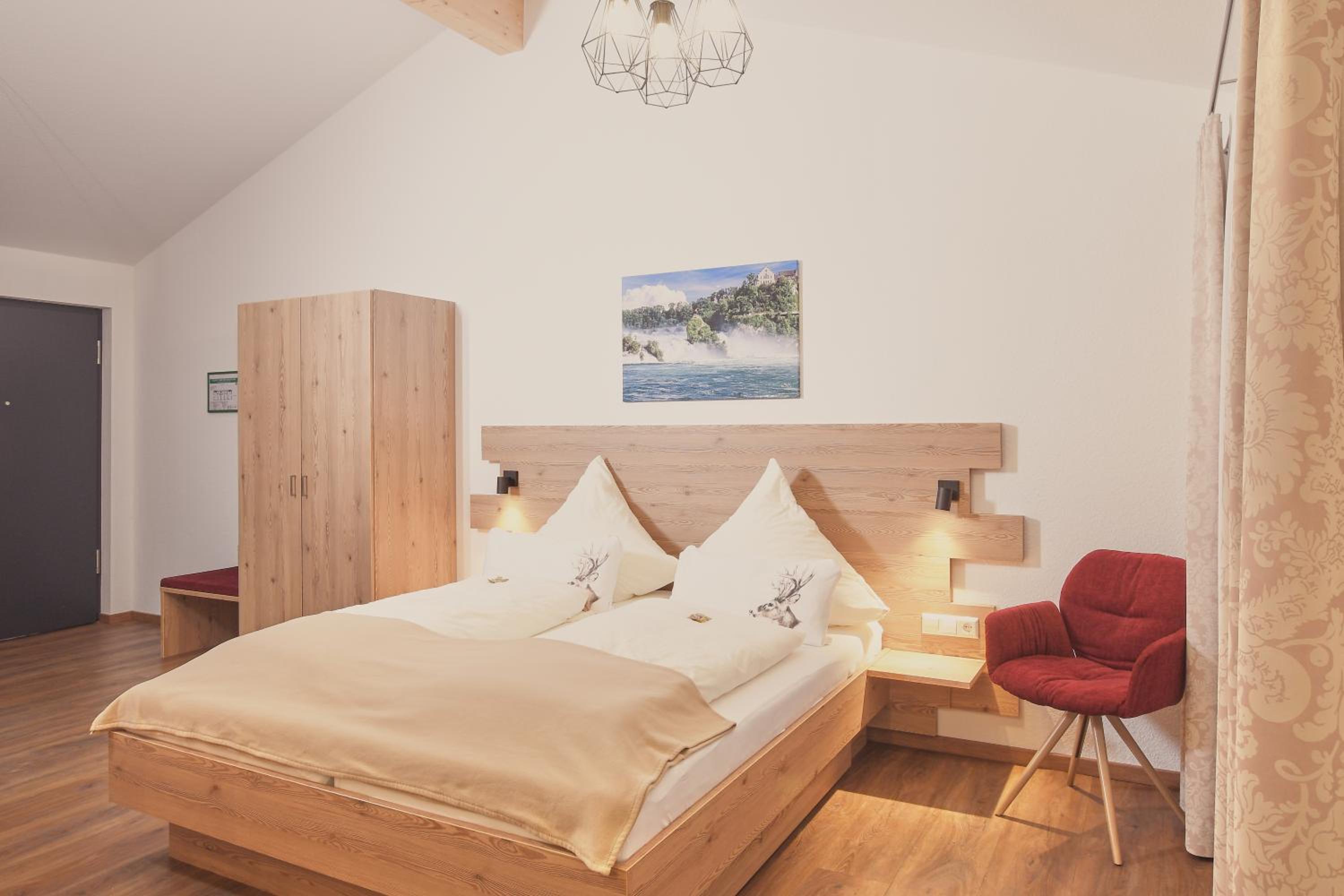 Deluxe Double Room - Photo 10