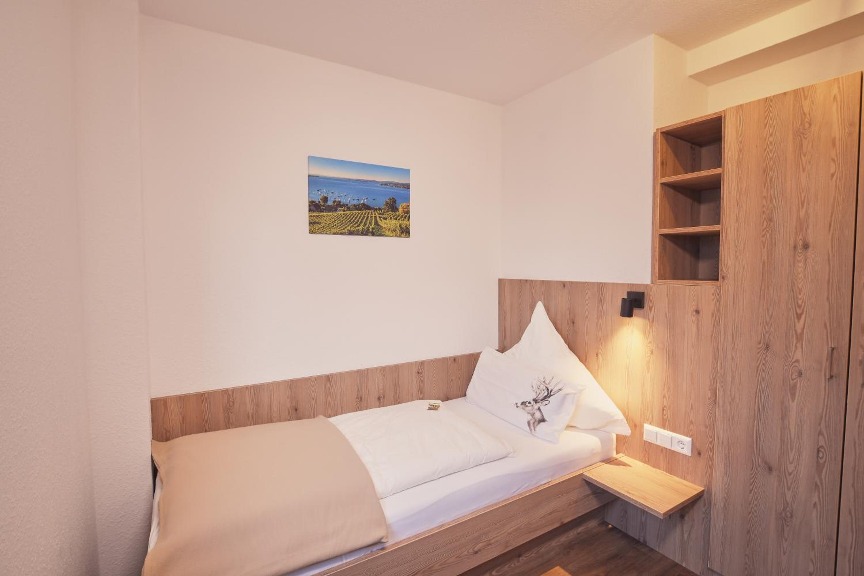 Deluxe Double Room - Photo 12