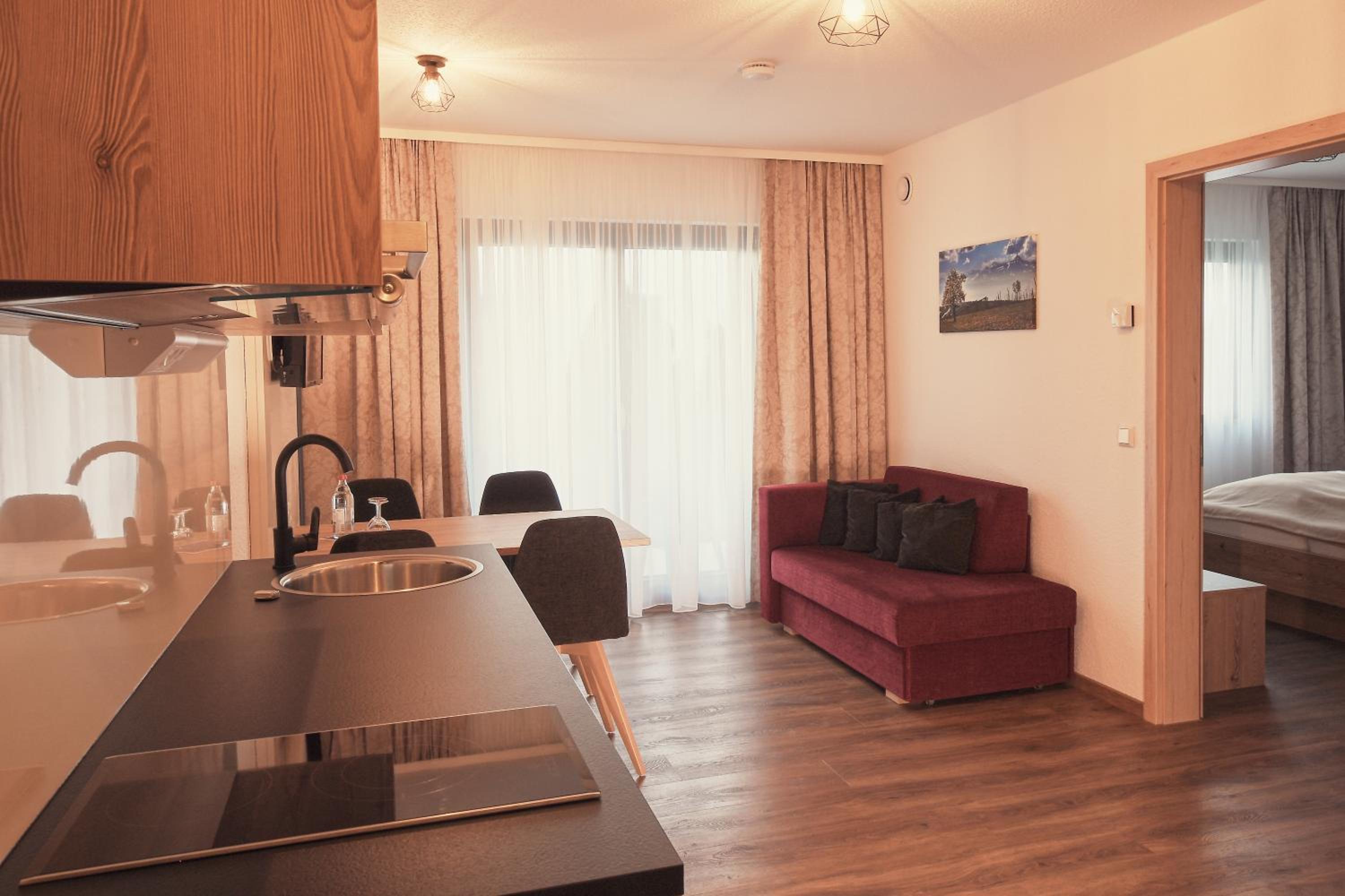 Deluxe Double Room - Photo 16