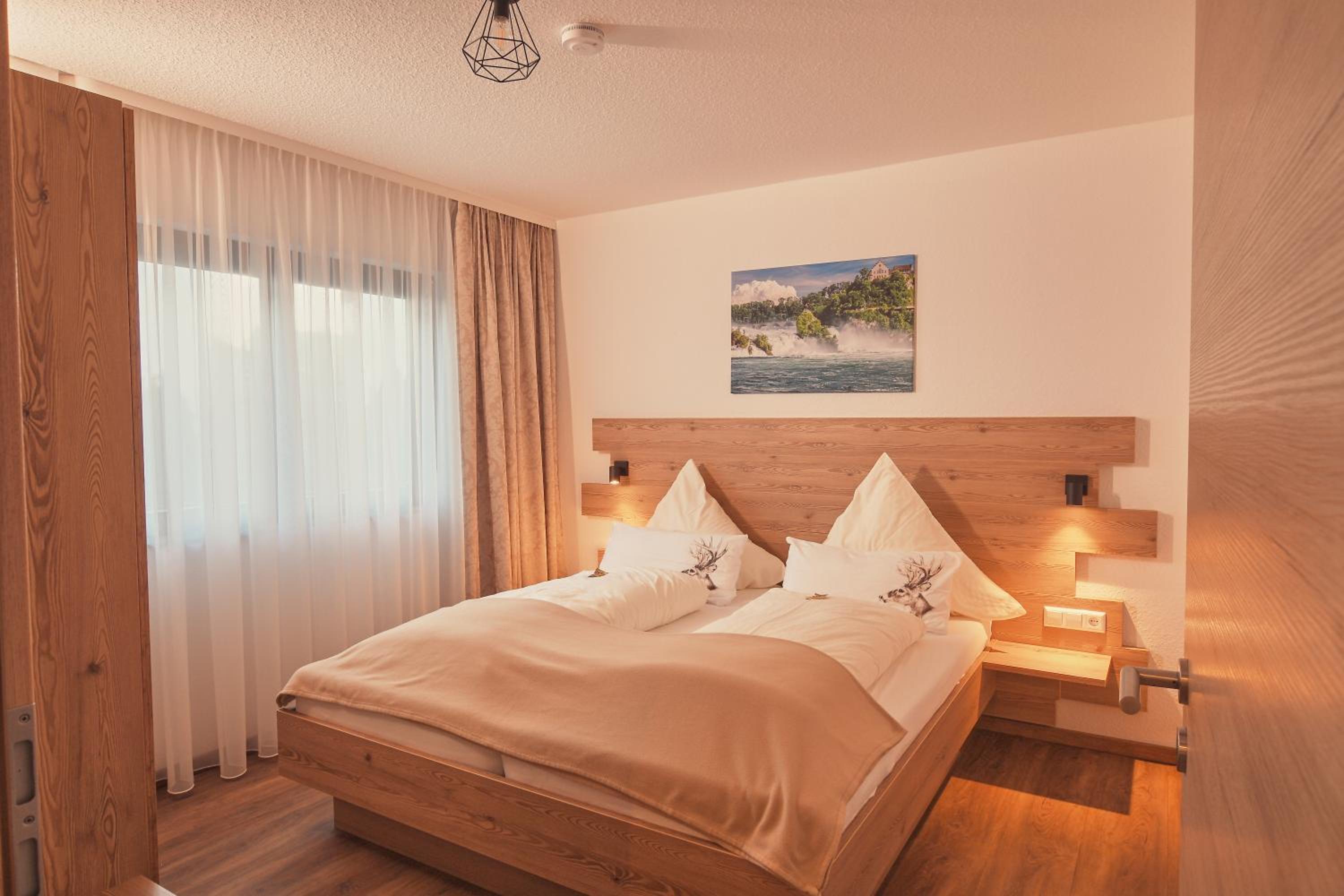 Deluxe Double Room - Photo 17