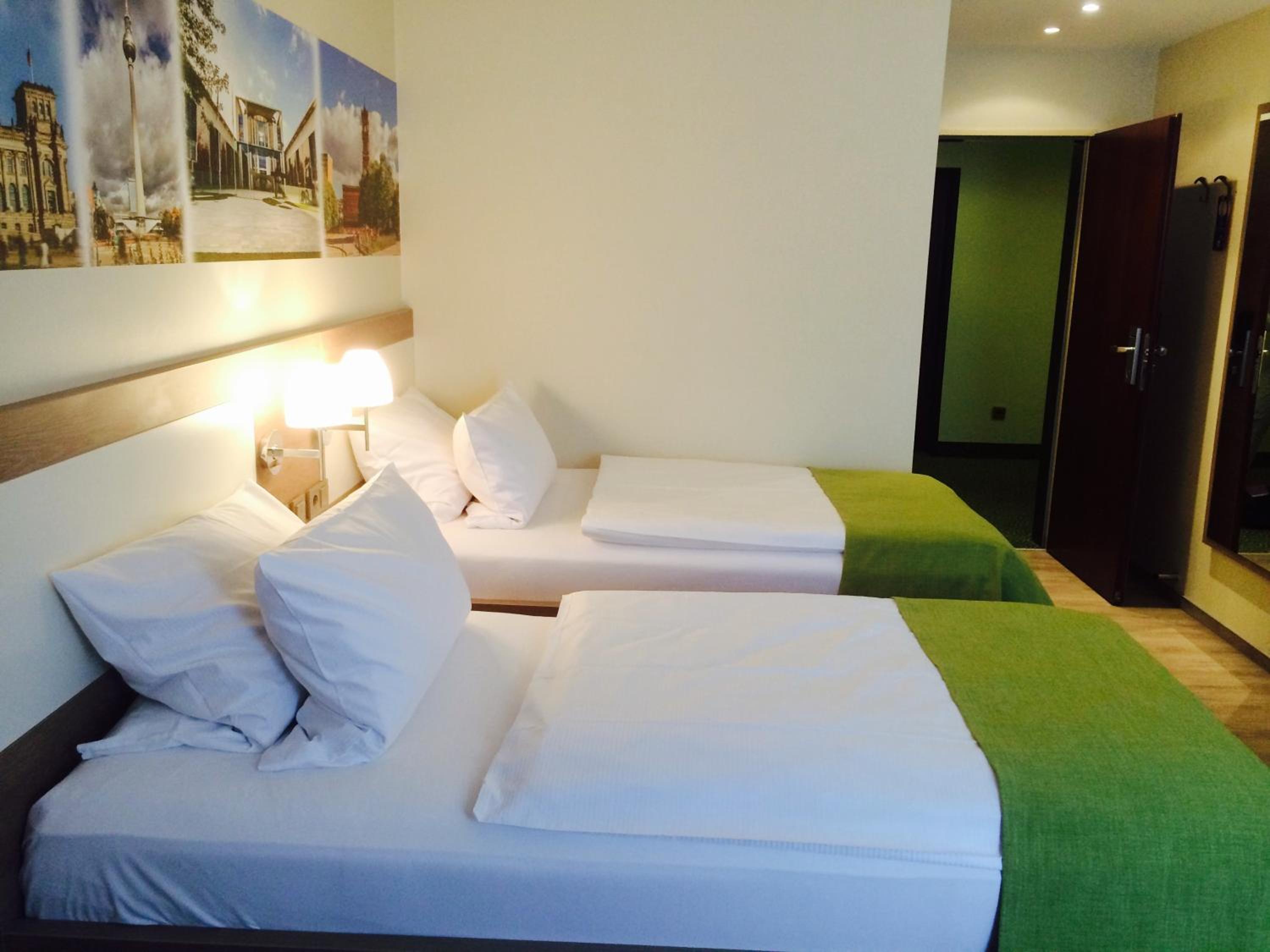 Standard Twin Room