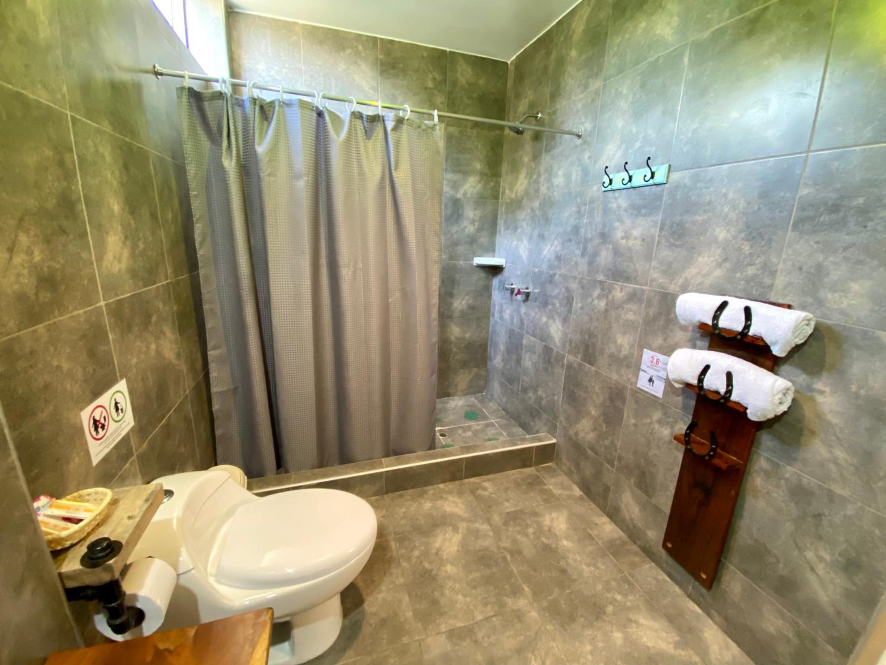 Standard Triple Room - Photo 8