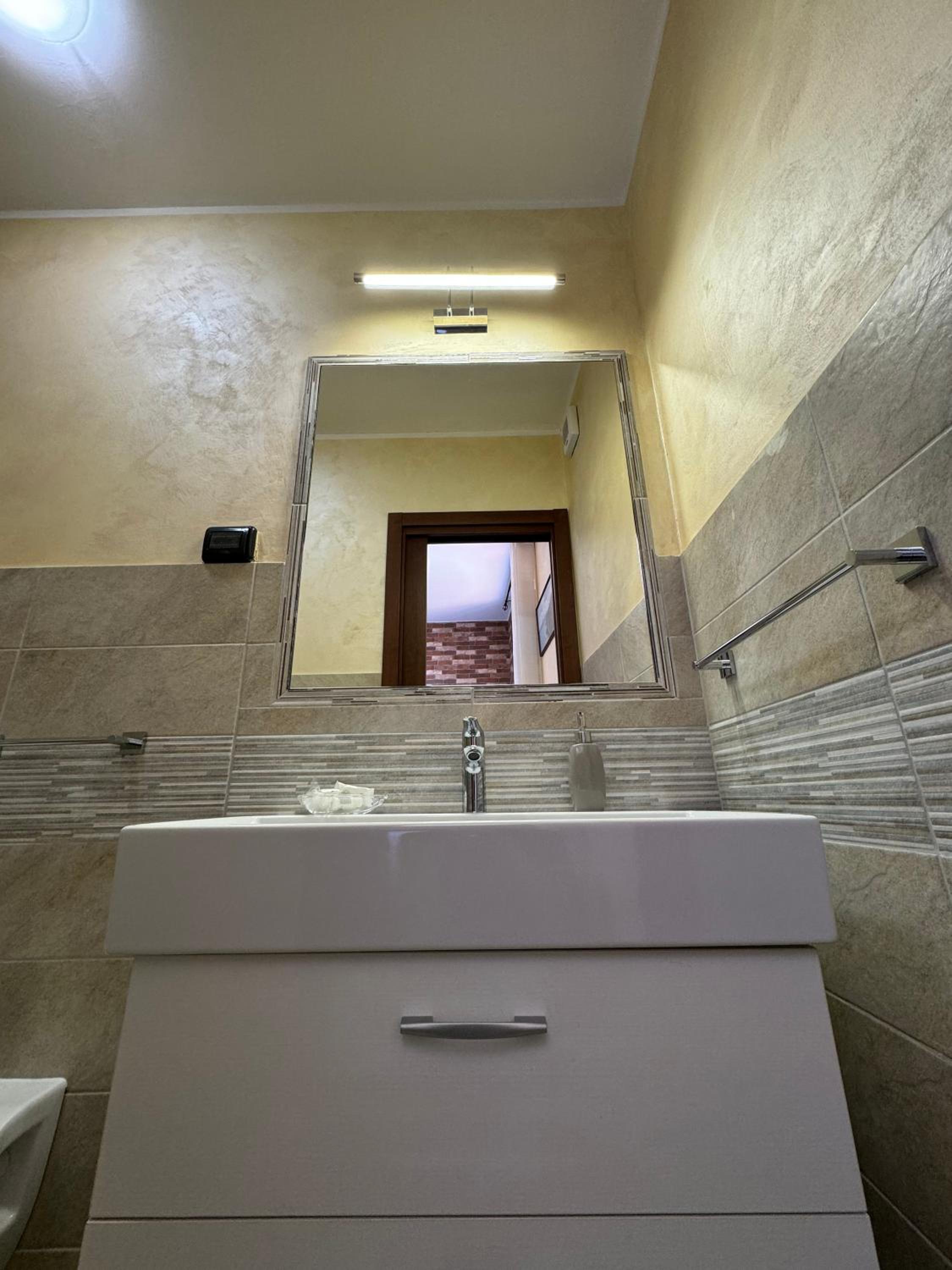 Deluxe Double Room with Sea View - Photo 5