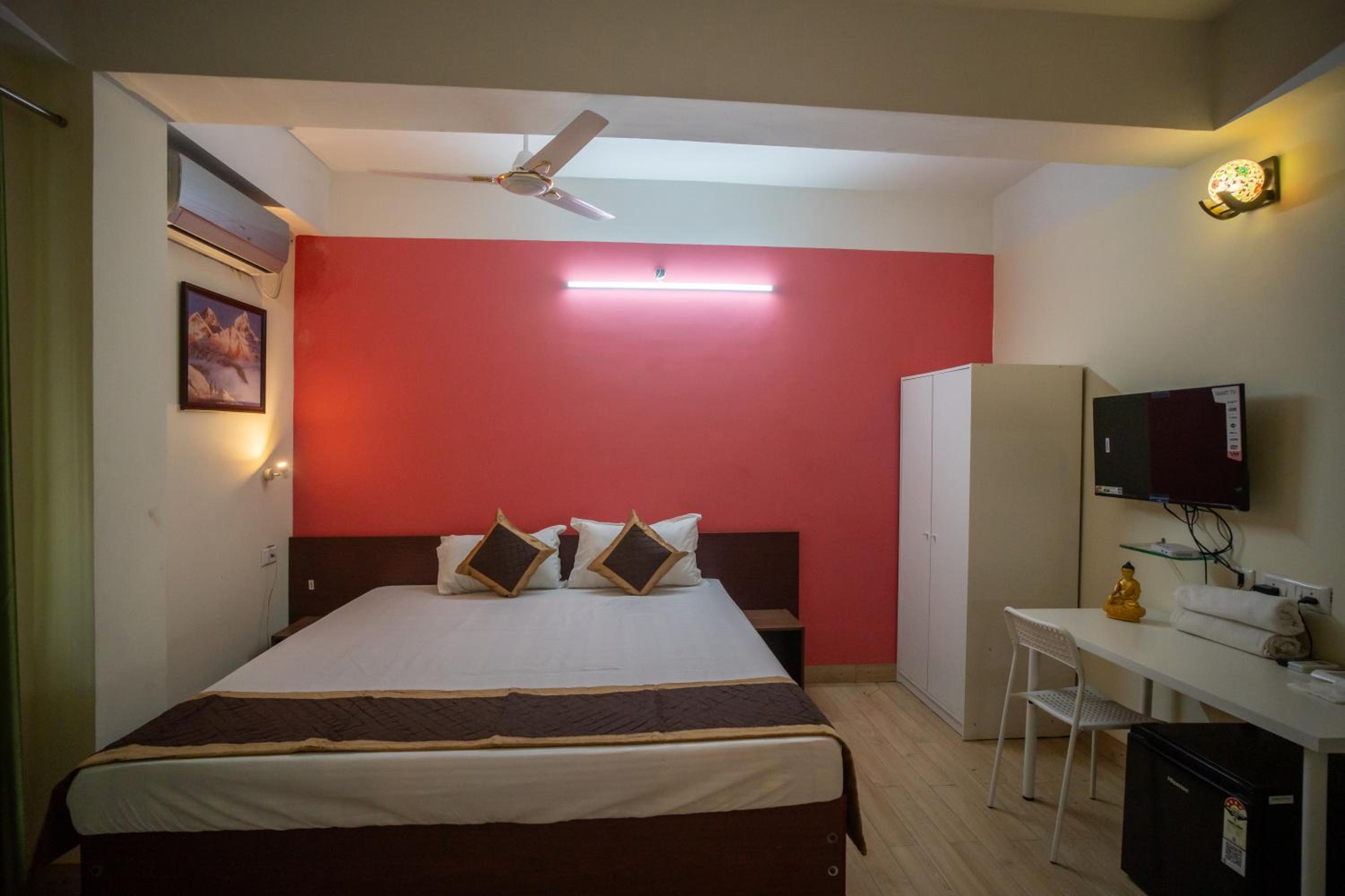 Double Room - Photo 3