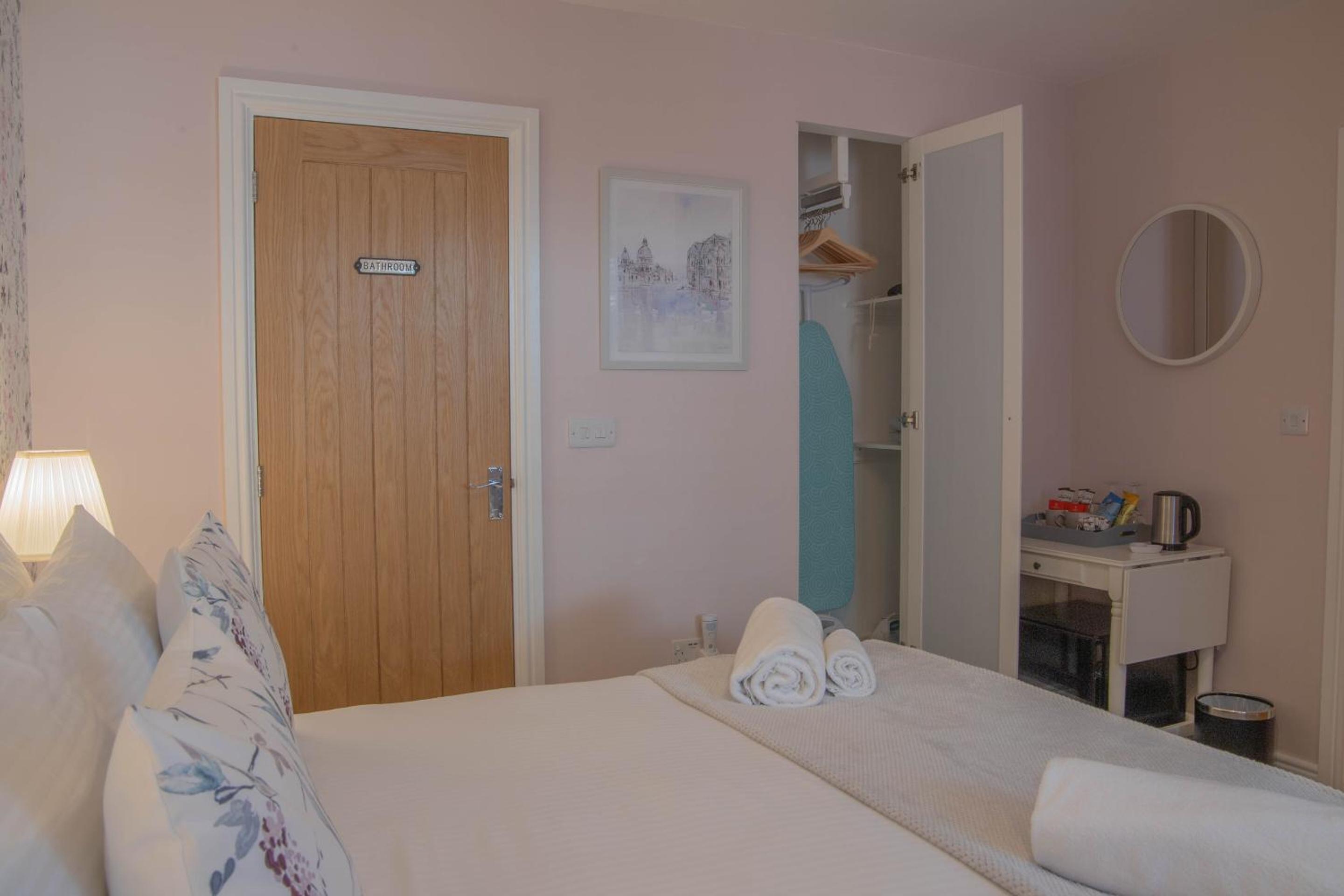 Standard King Room - Photo 3