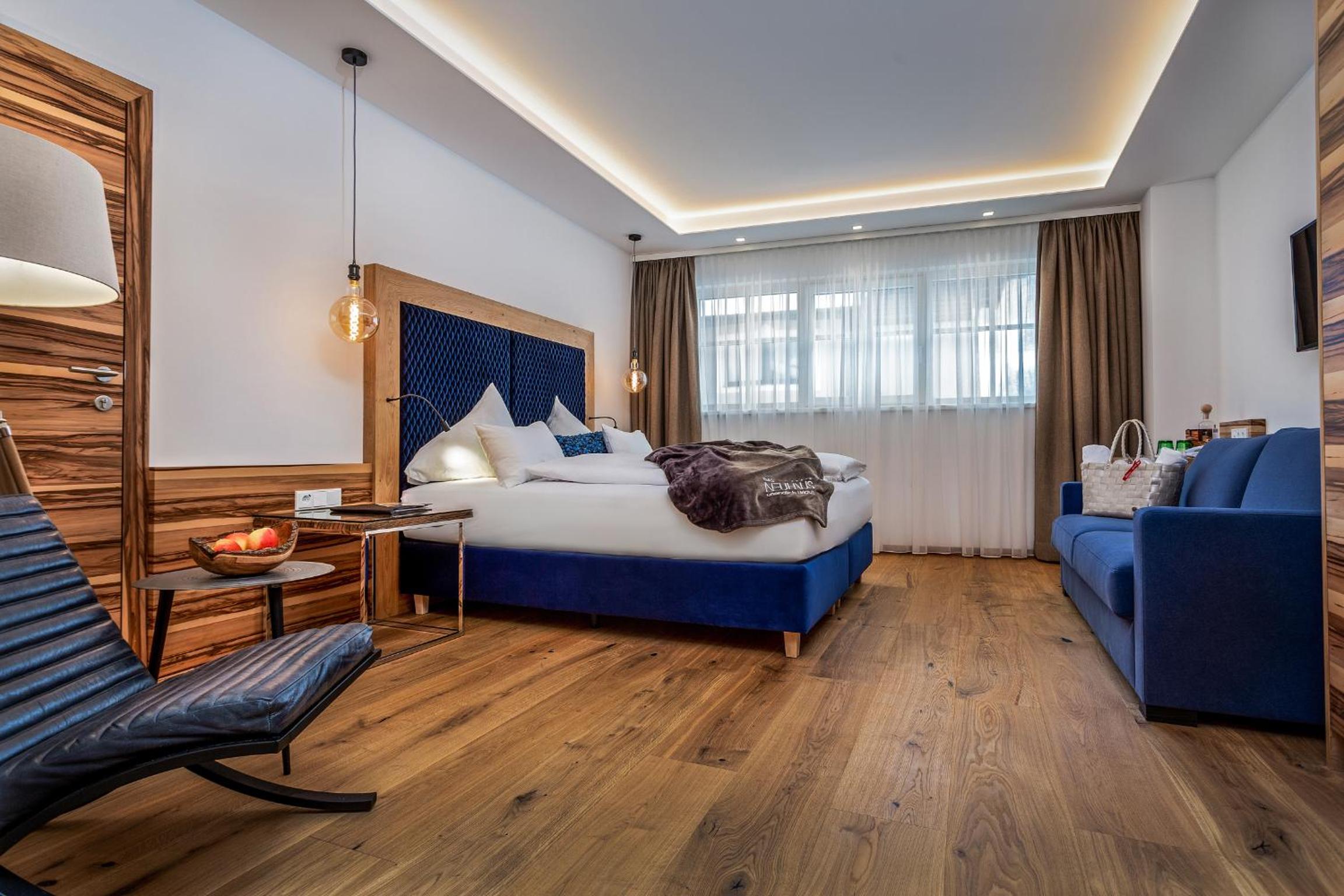Junior Suite with Balcony photo 3