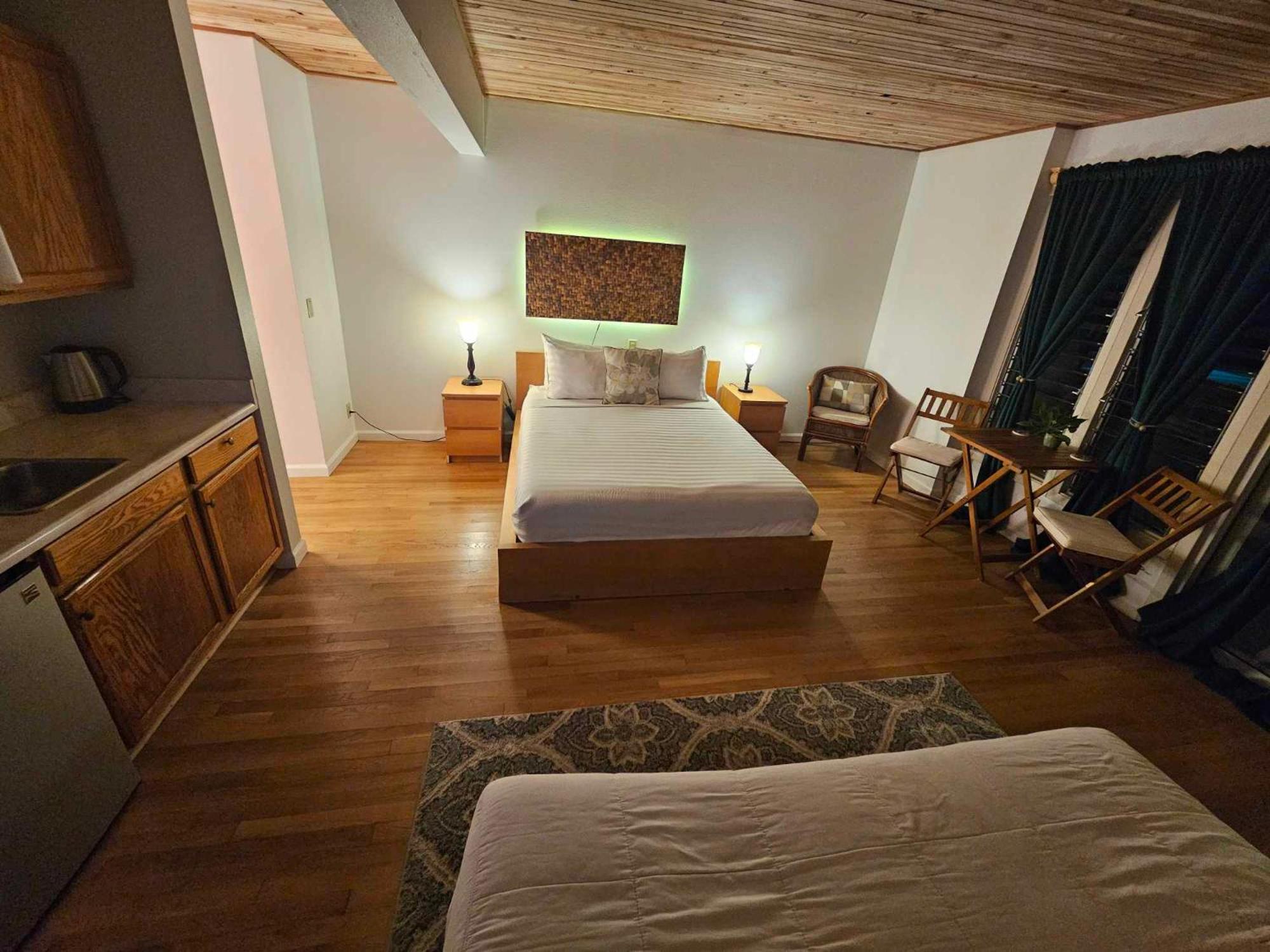 Deluxe Double or Twin Room with Pool View photo 3