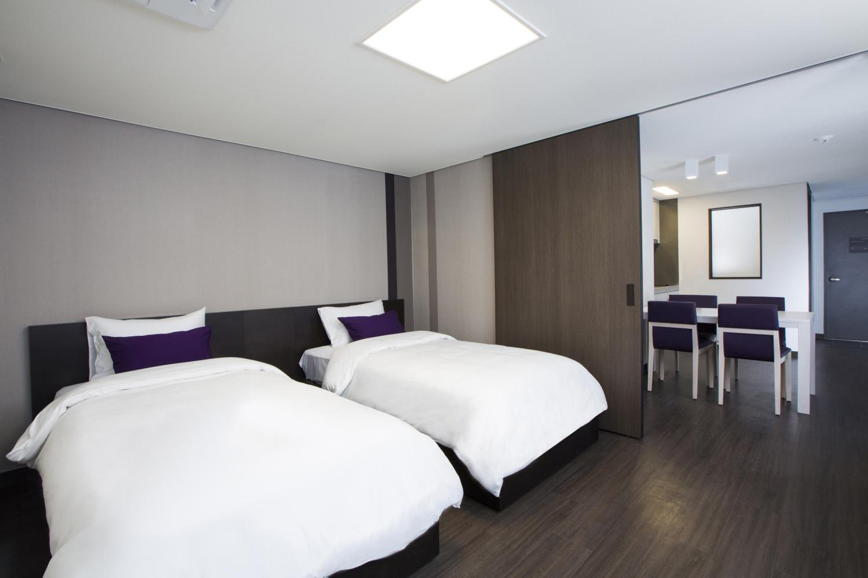 Deluxe Bed Room photo 2