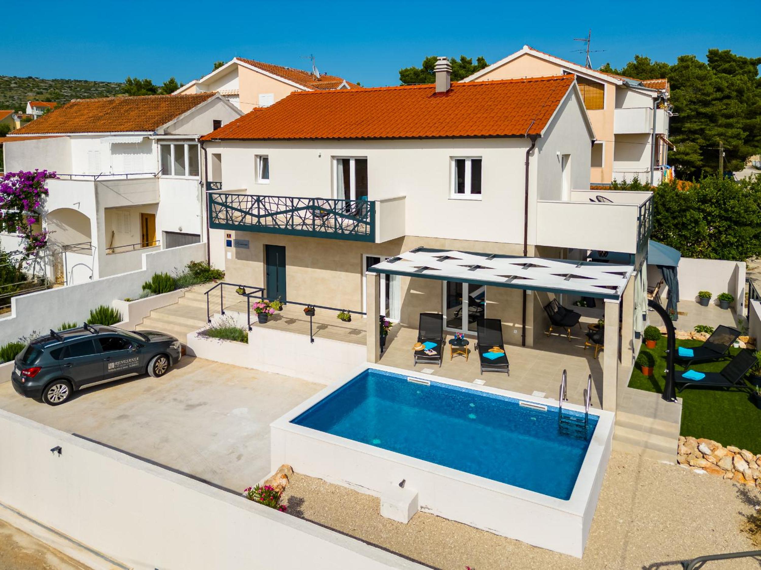 Villa photo 2