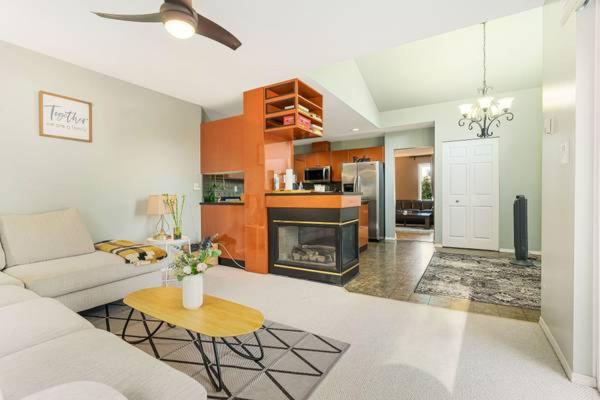Six-Bedroom House photo 1
