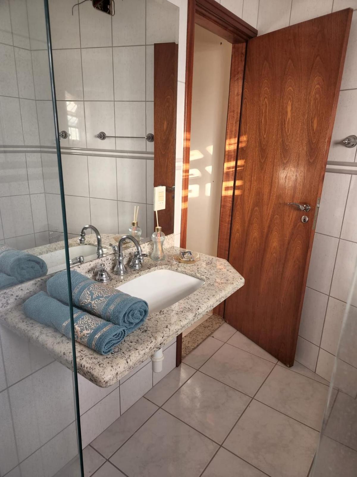 Large Double Room photo 2