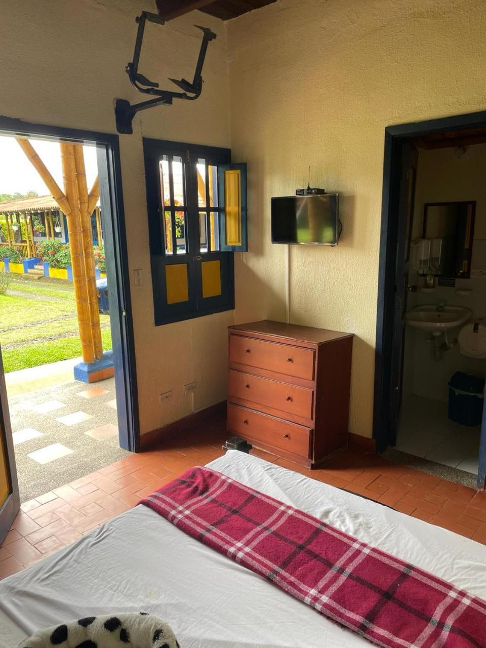 Double Room with Private Bathroom photo 2