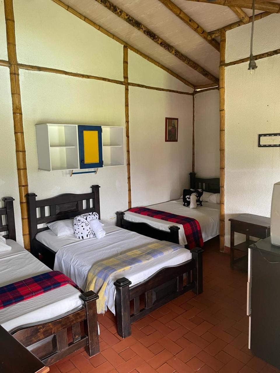 Quadruple Room with Private Bathroom photo 1