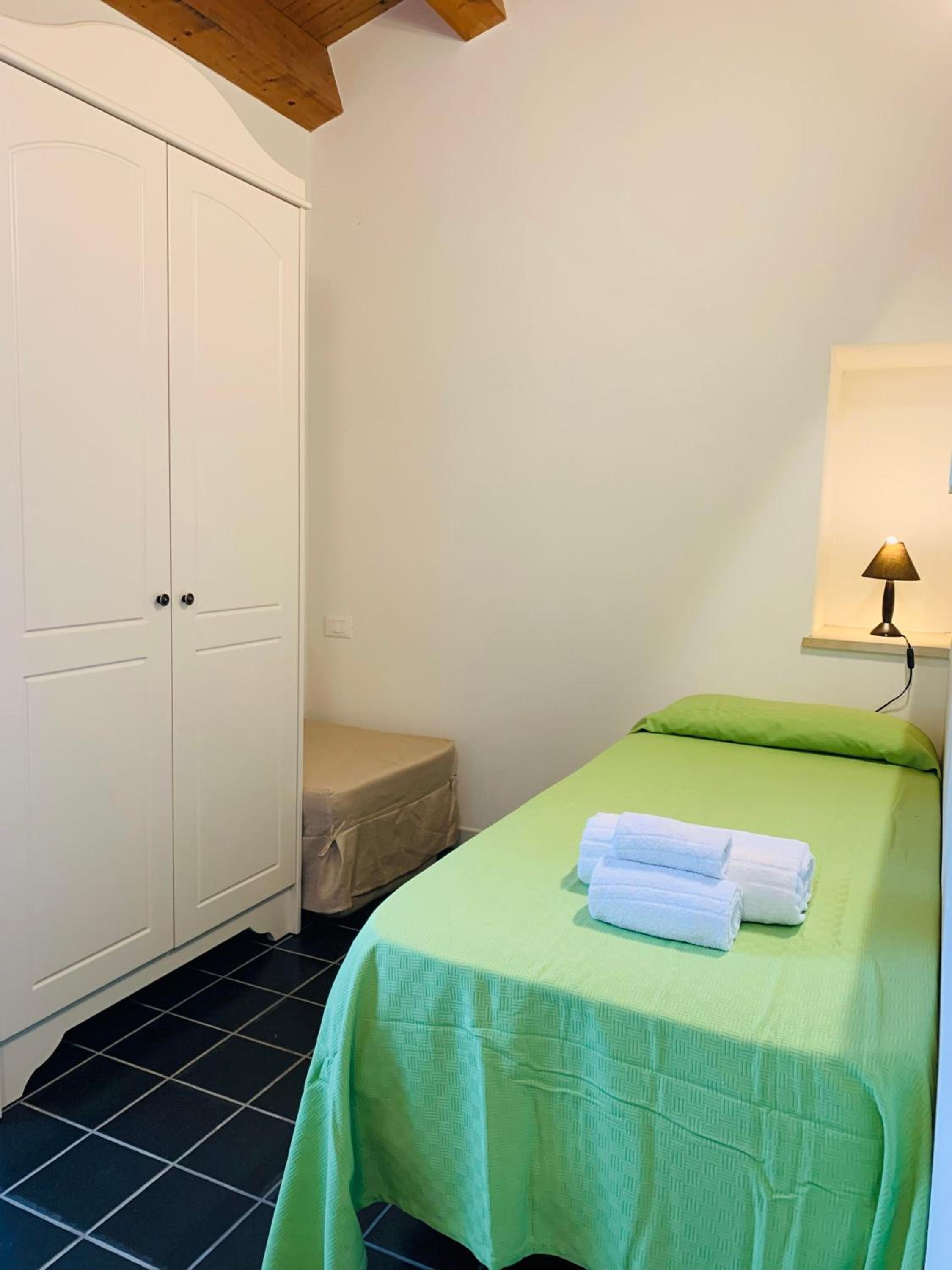 Deluxe Single Room