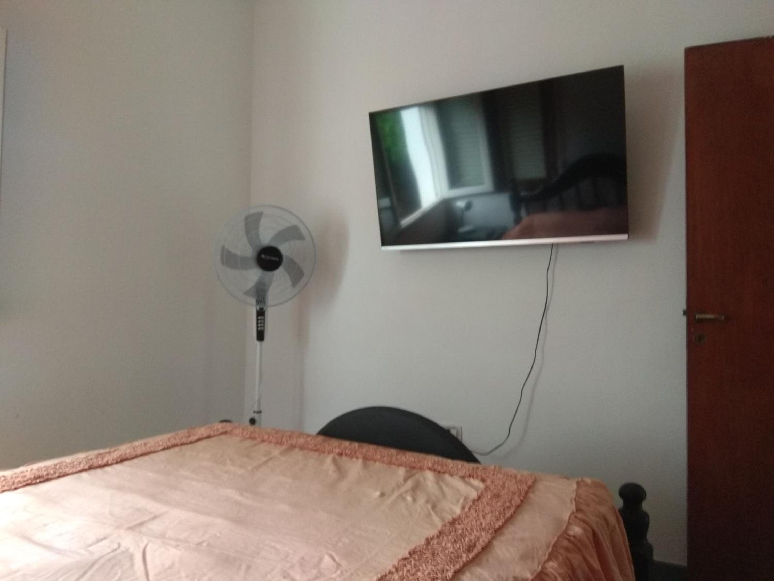 One-Bedroom House photo 1