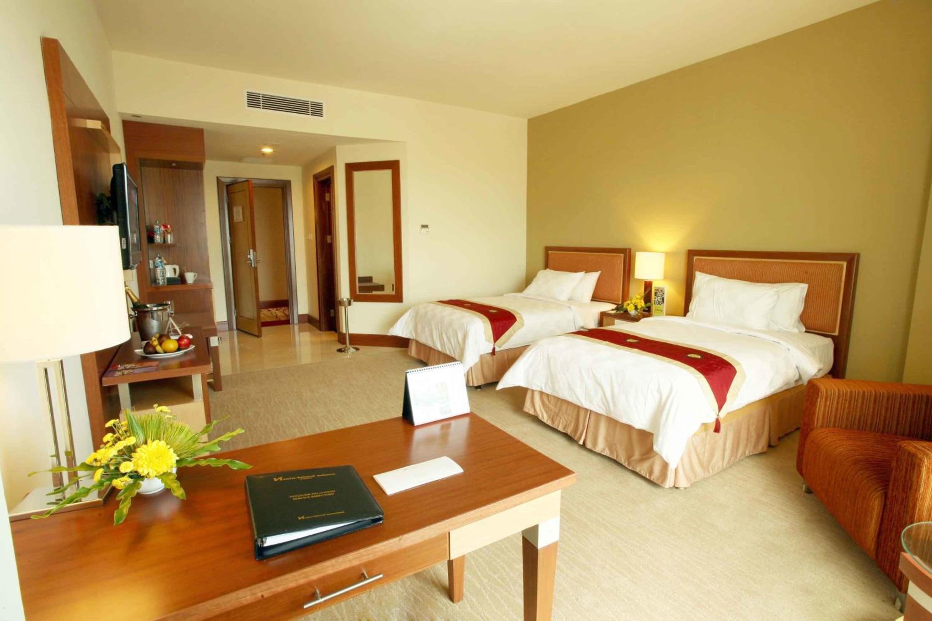 Deluxe Twin Room - Photo 2