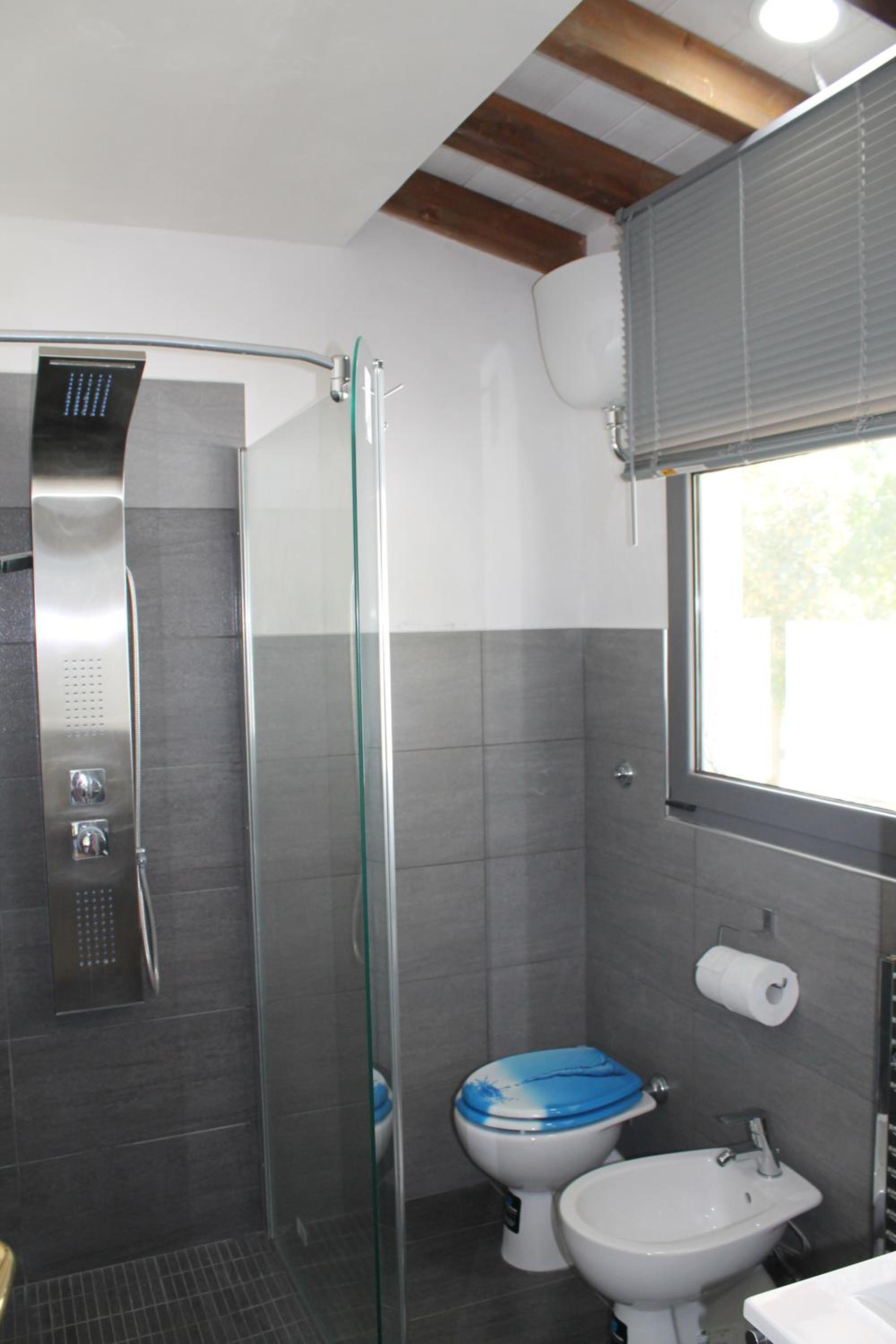 Double or Twin Room with Private Bathroom photo 3