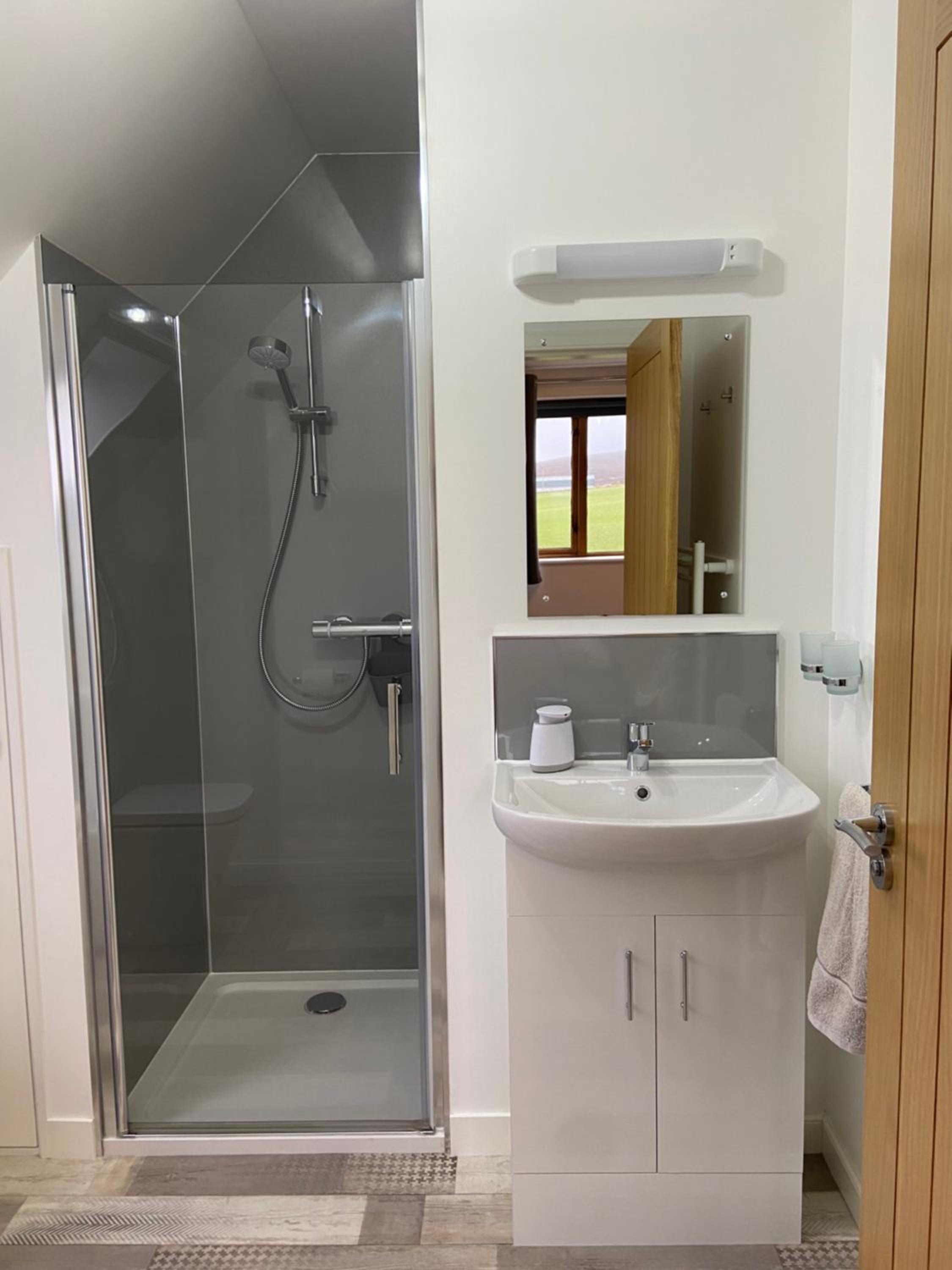 Double Room - Photo 7