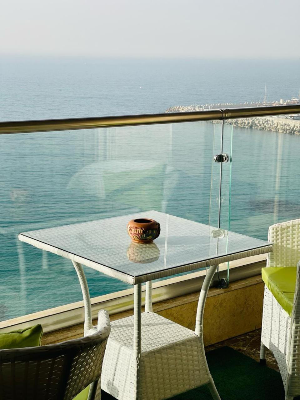 Apartment with Sea View - Photo 2