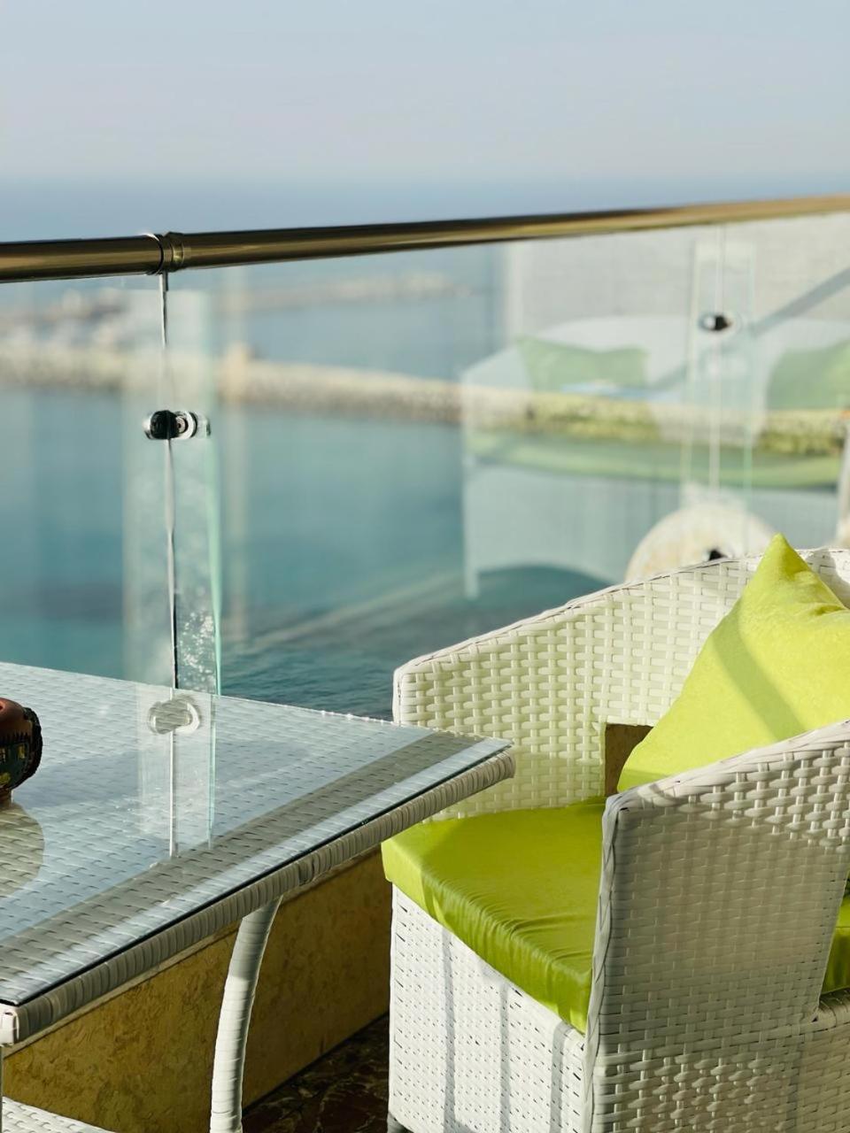 Apartment with Sea View - Photo 4