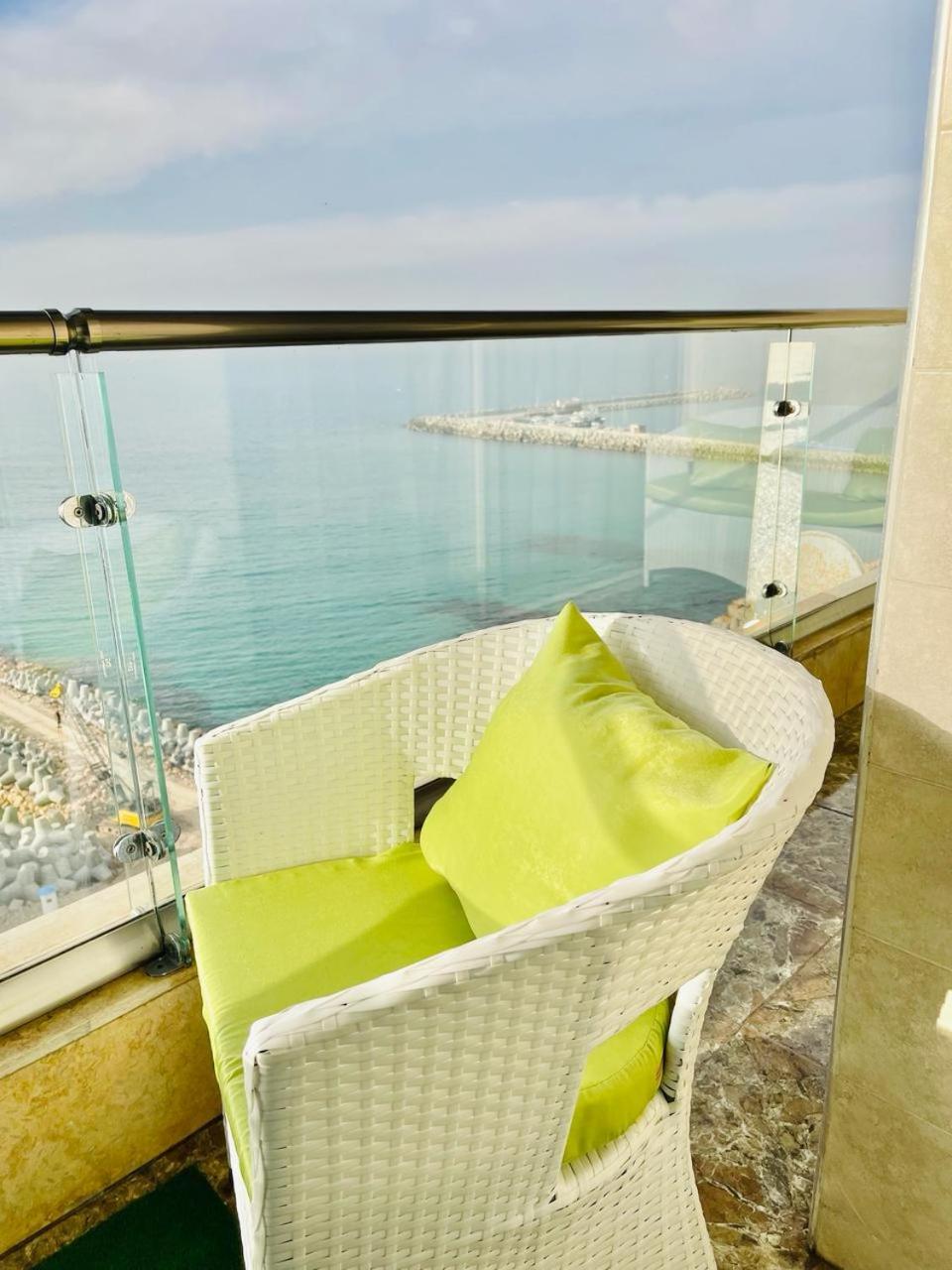 Apartment with Sea View - Photo 5