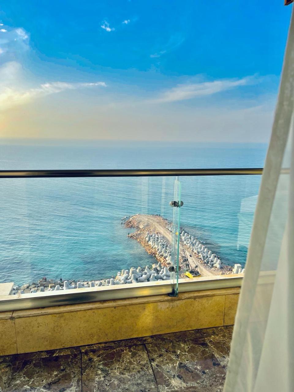 Apartment with Sea View - Photo 7