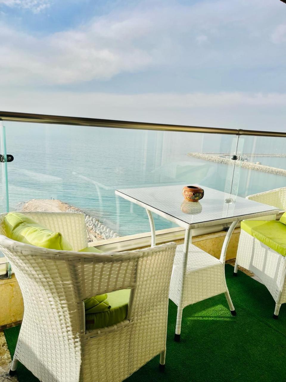 Apartment with Sea View - Photo 13