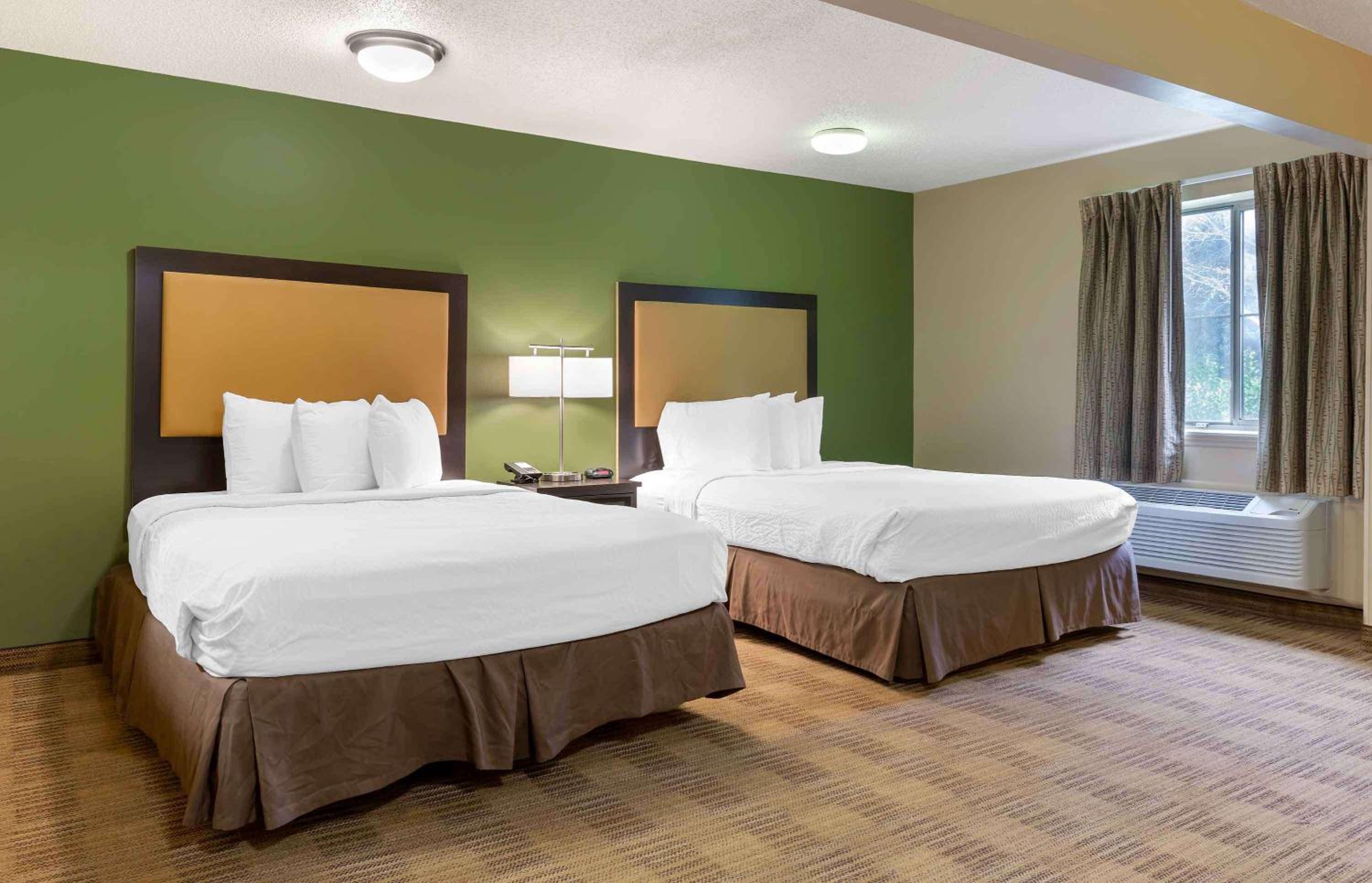 Deluxe Studio with 2 Double Beds - Non-Smoking - Photo 1