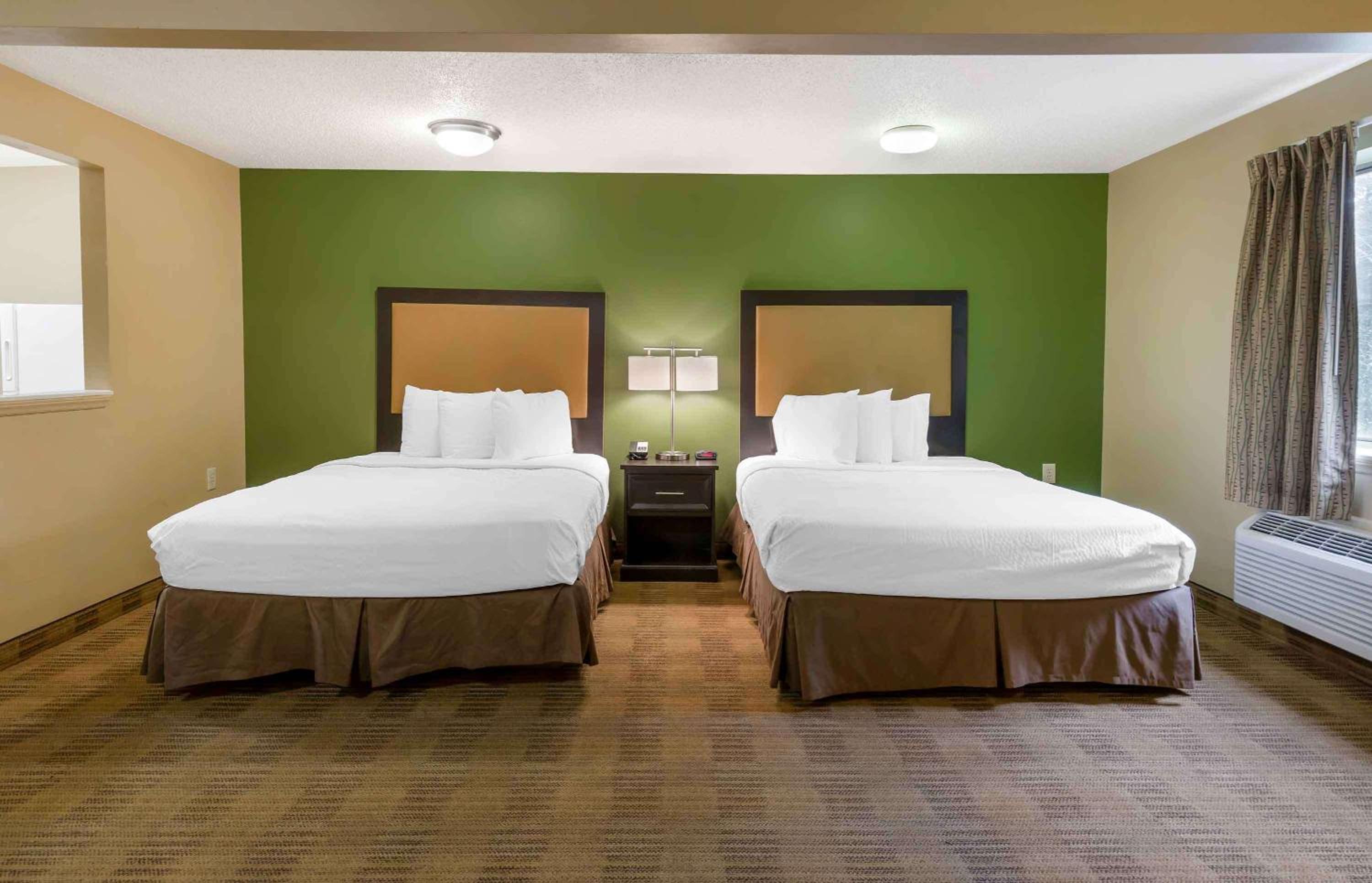 Deluxe Studio with 2 Double Beds - Non-Smoking - Photo 10