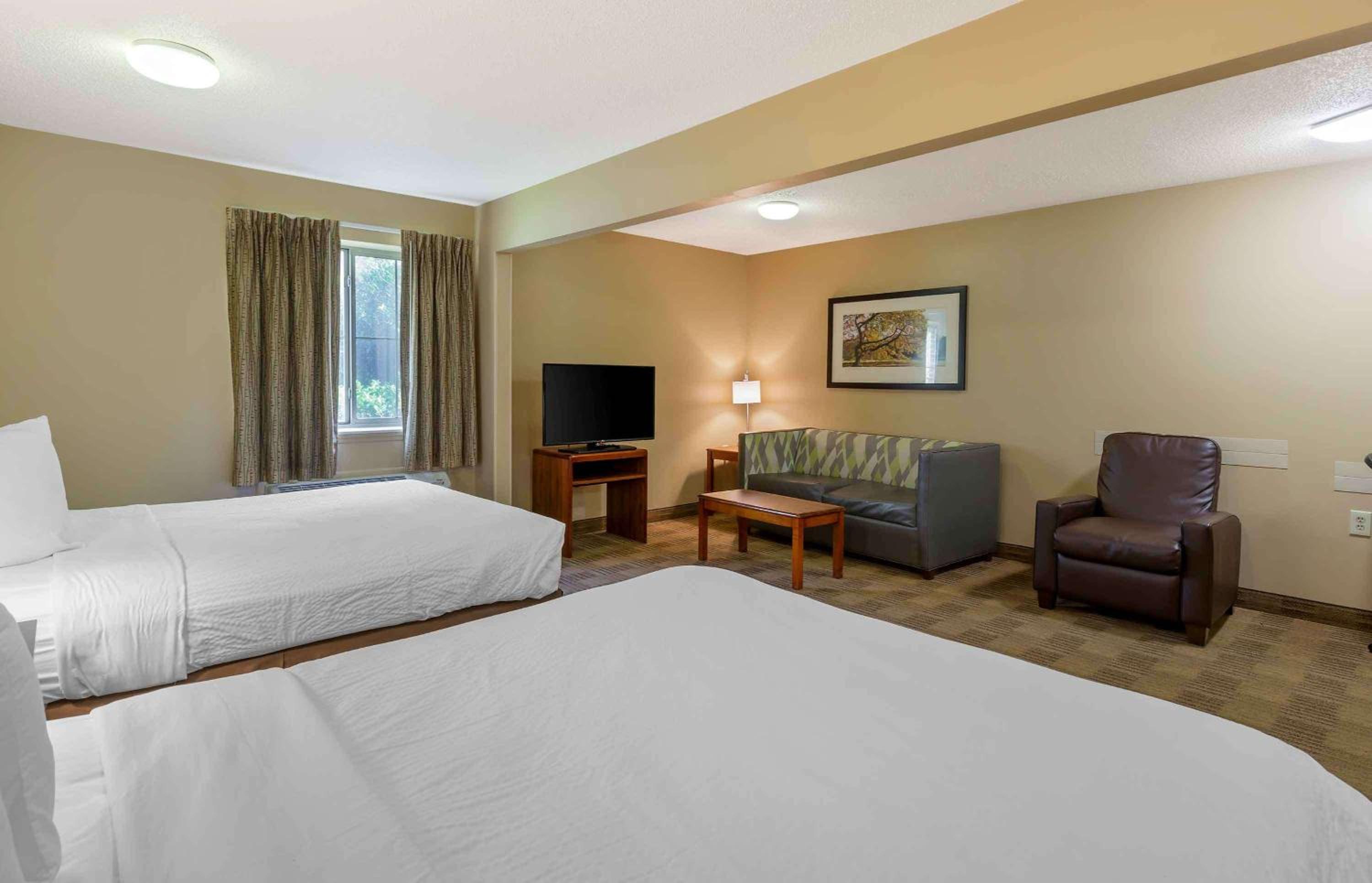 Deluxe Studio with 2 Double Beds - Non-Smoking - Photo 9