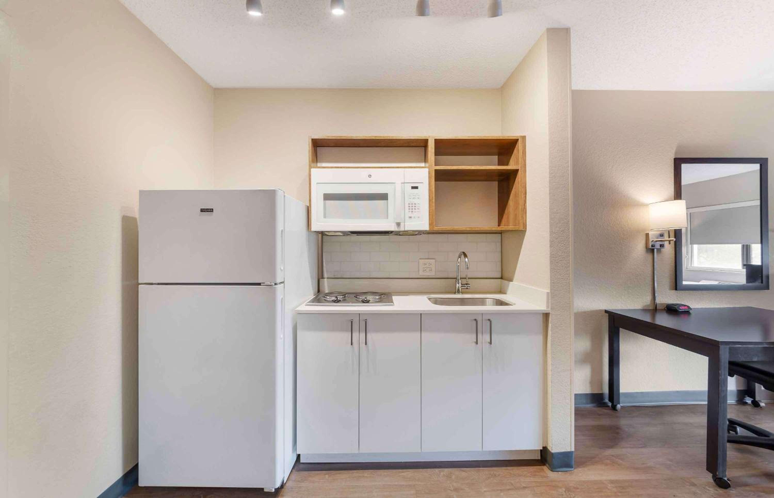 Superior Studio with 2 Double Beds - Non-Smoking - Photo 10