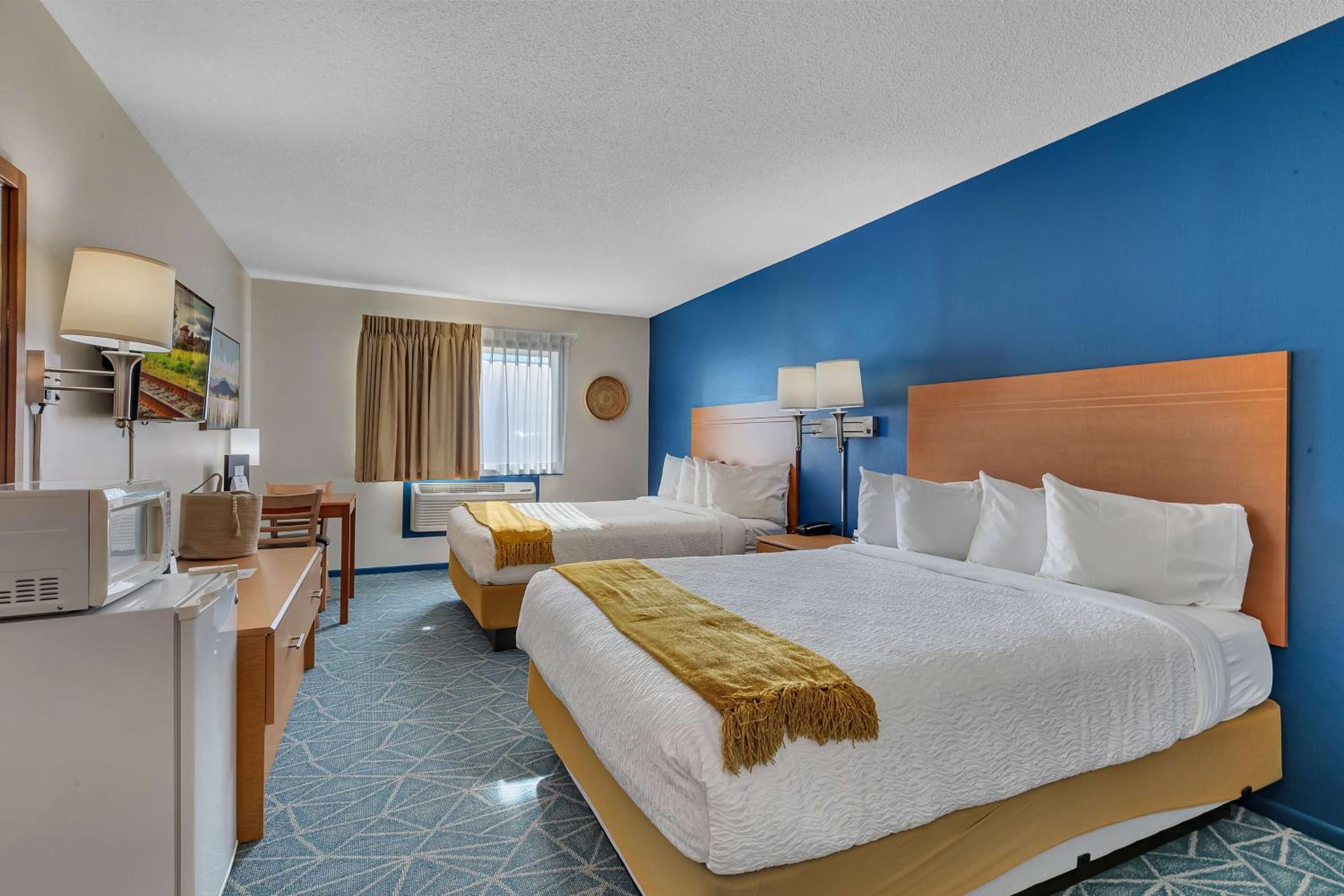 Queen Room with Two Queen Beds - Non-Smoking